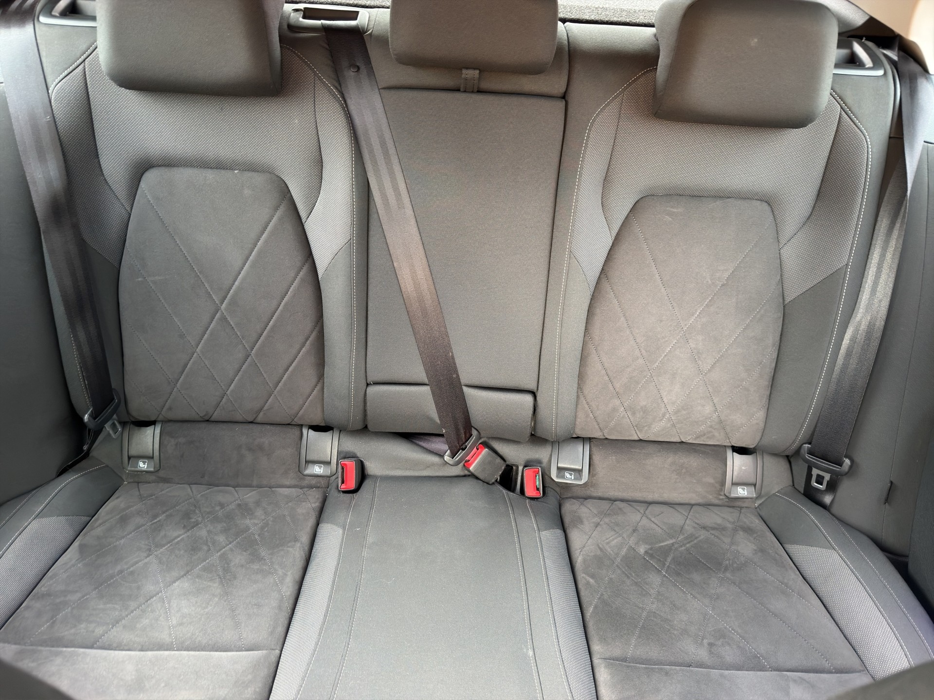VW Golf 1.5 eTSI mHEV ACT First Edition DSG-image-17