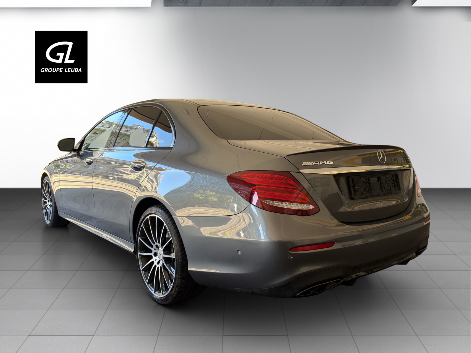 MERCEDES-BENZ E 43 AMG 4 Matic 9G-Tronic-showroom-element-3