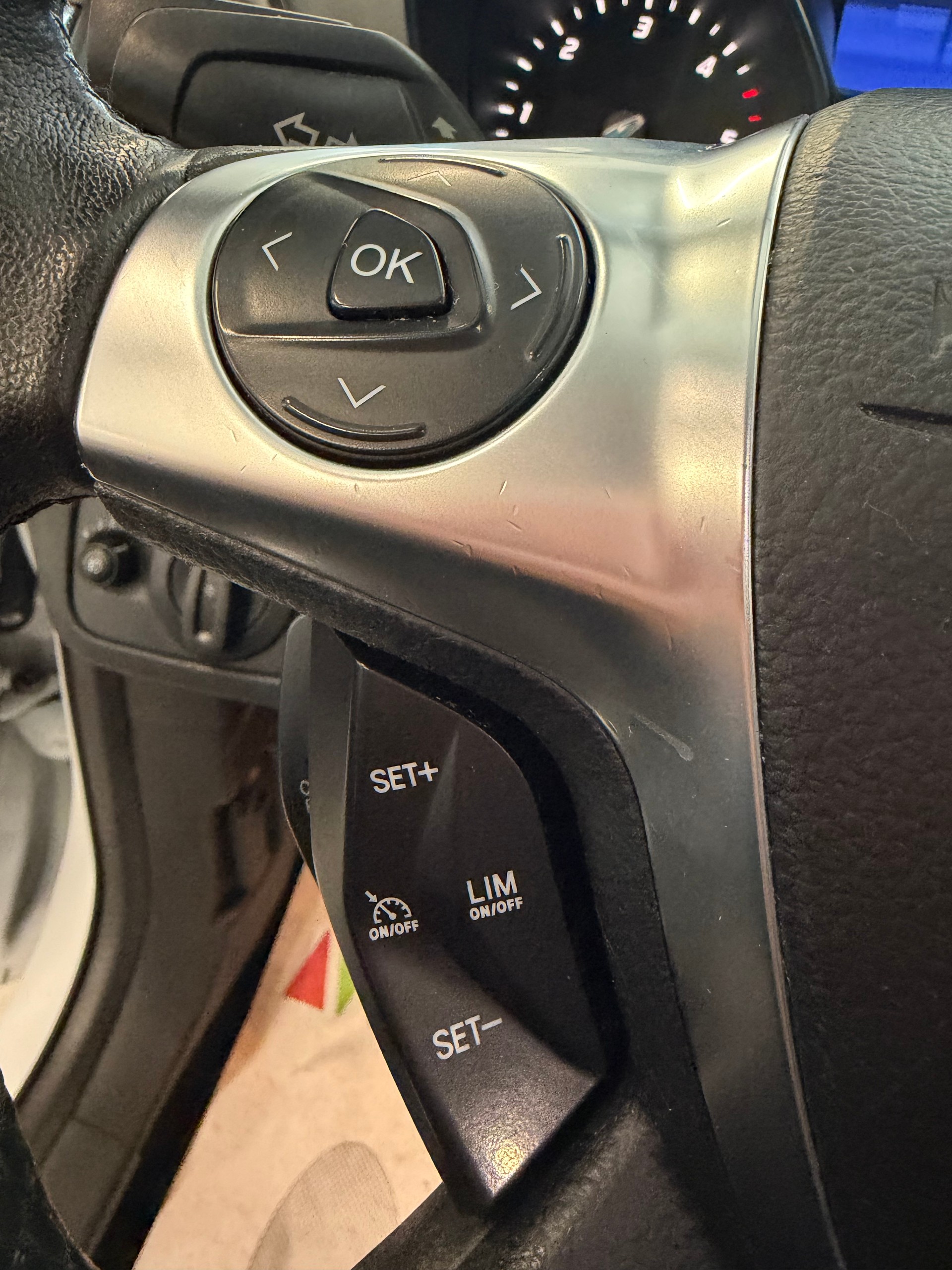 FORD Kuga 2.0 TDCi Carving 4WD-image-23