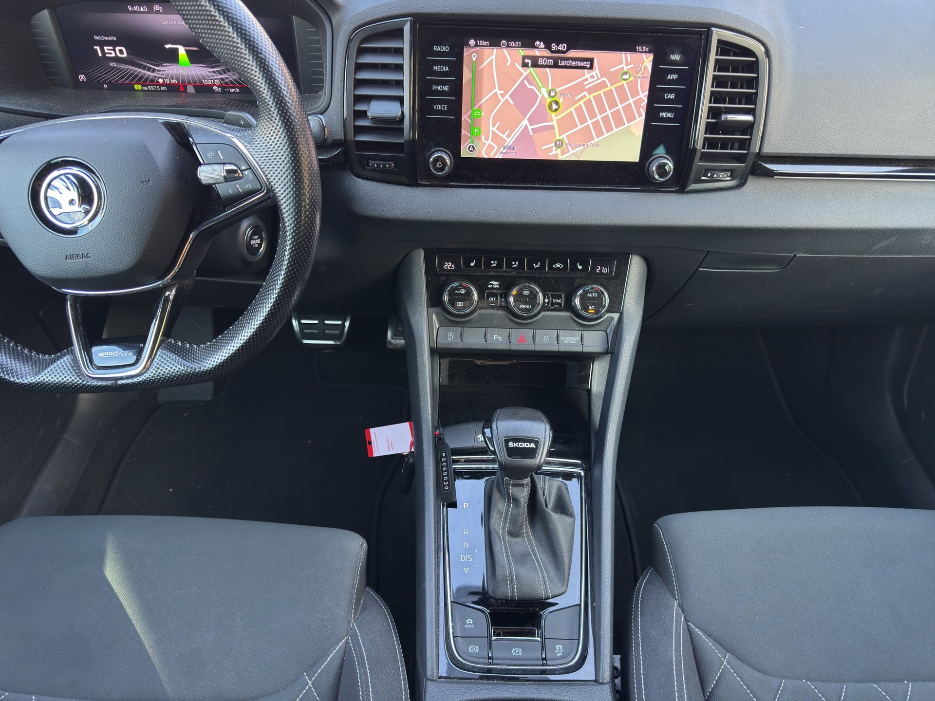 SKODA Karoq 1.5 TSI SportLine DSG-image-12