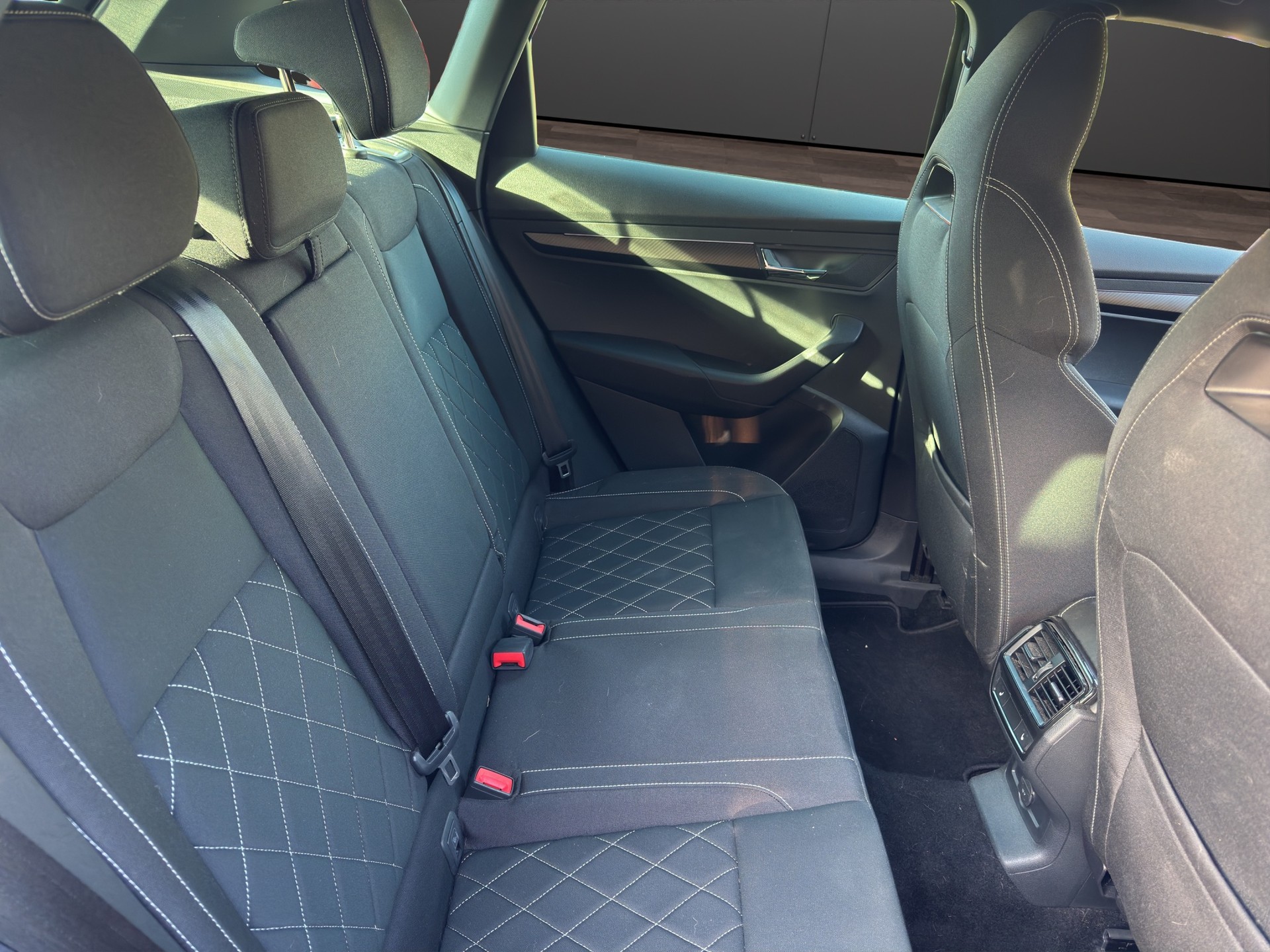 SKODA Karoq 1.5 TSI SportLine DSG-image-13