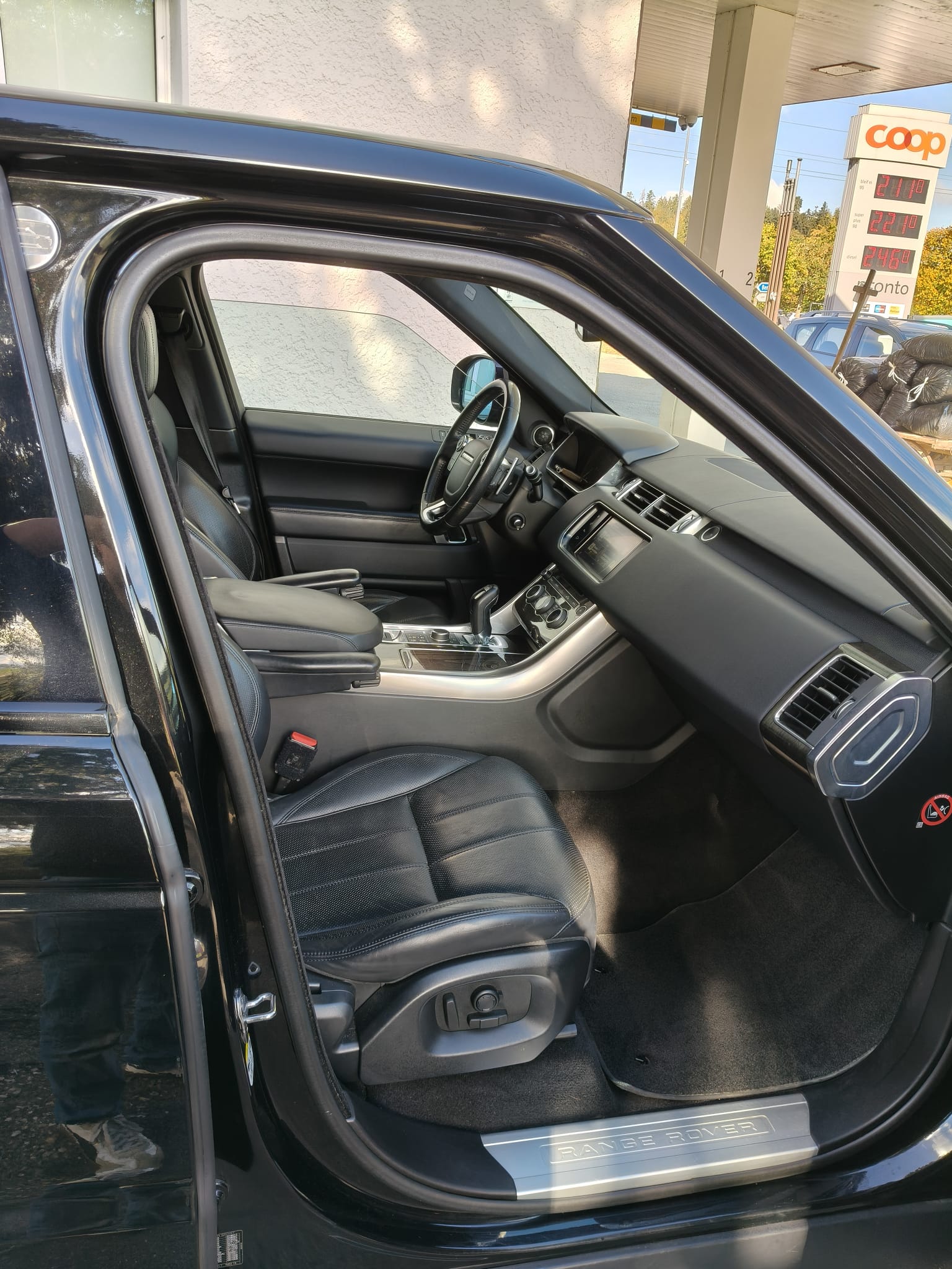 LAND ROVER Range Rover Sport 3.0 SDV6 HSE Dynamic Automatic-image-8