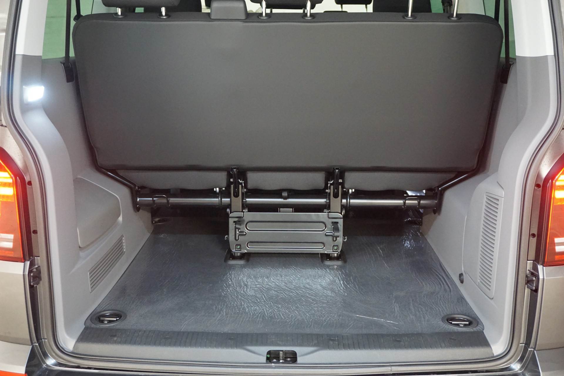 VW T6.1 Caravelle 2.0 TDI Trendline DSG-image-11