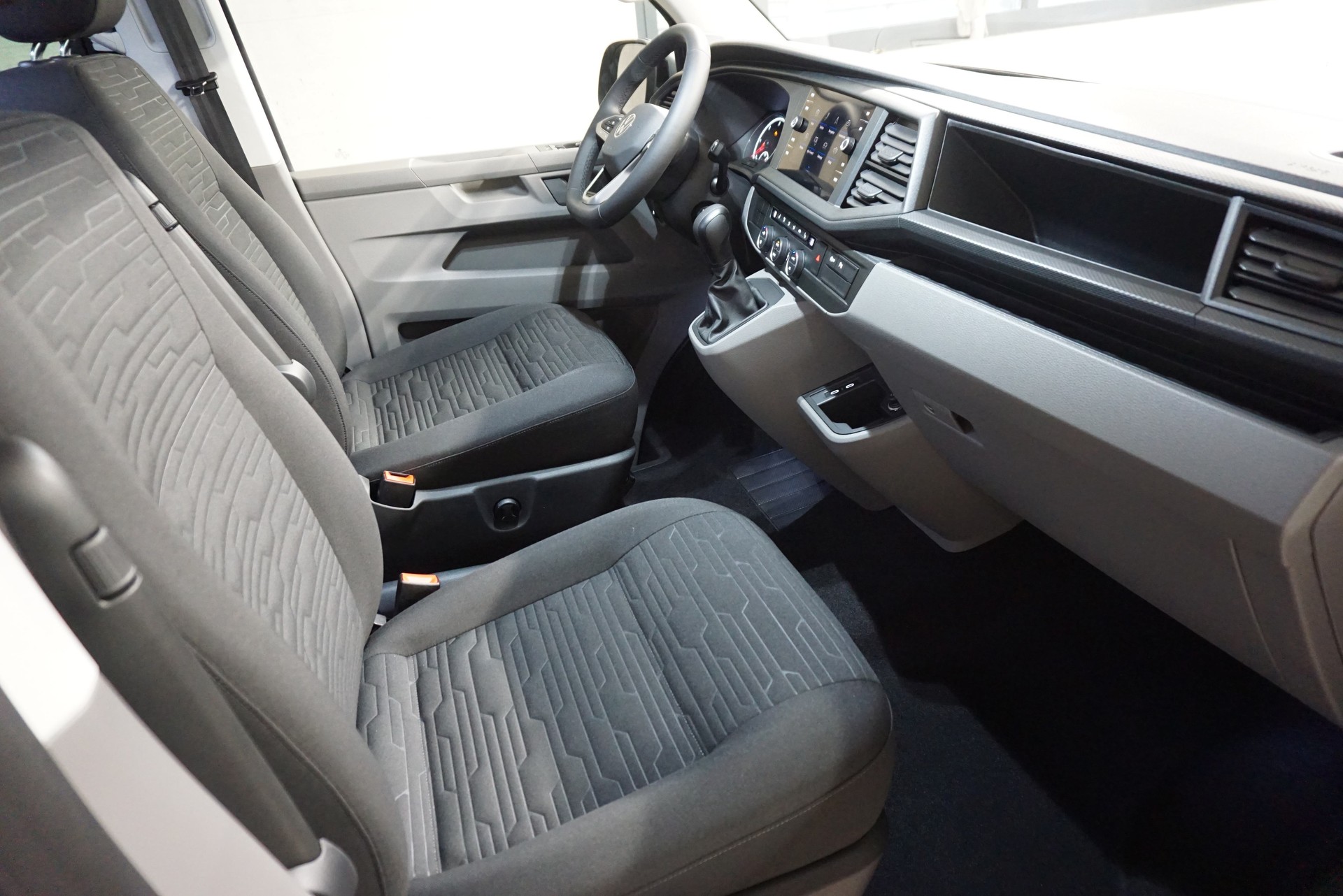 VW T6.1 Caravelle 2.0 TDI Trendline DSG-image-7