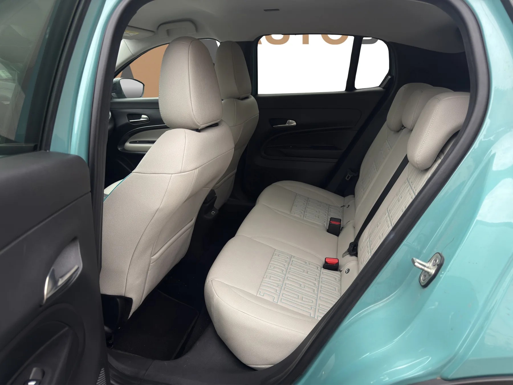 FIAT 600 1.2 Hybrid La Prima-image-12