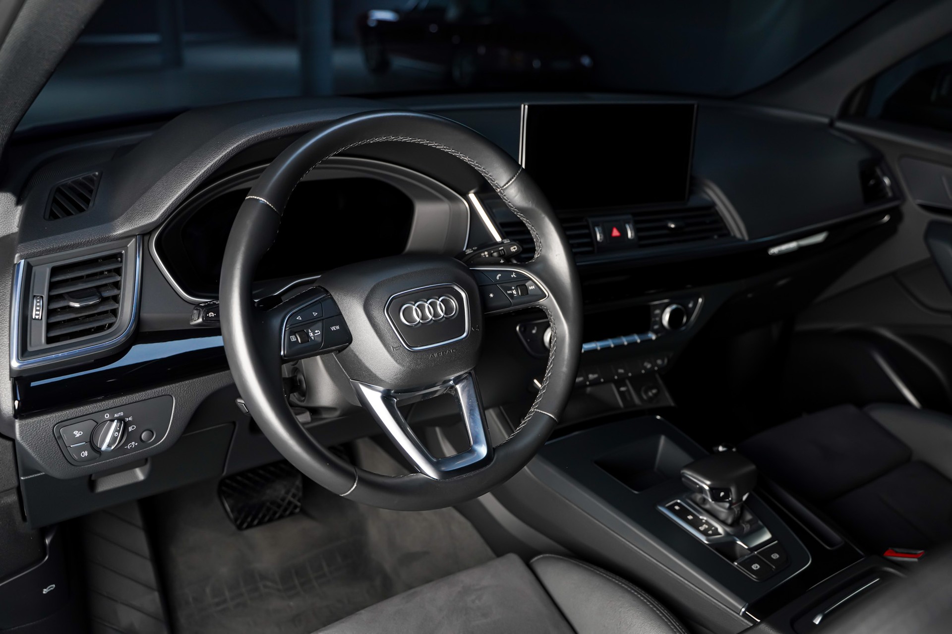 AUDI Q5 Sportback 45 TFSI S line quattro S-tronic-image-10
