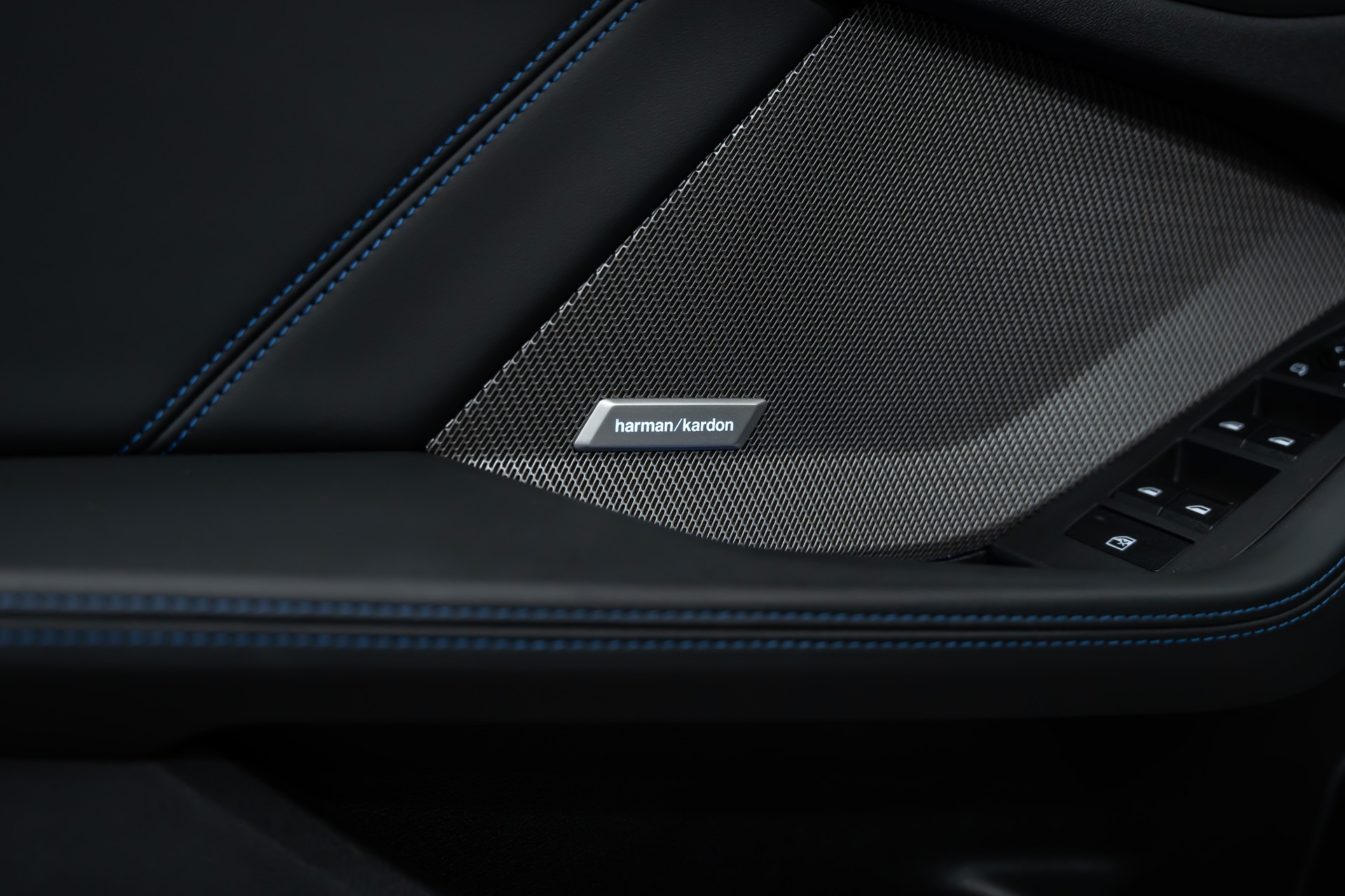 BMW 120d M Sport Pro Steptronic *Iconic Glow*Panorama*Head-Up*M-Shadow*-image-17