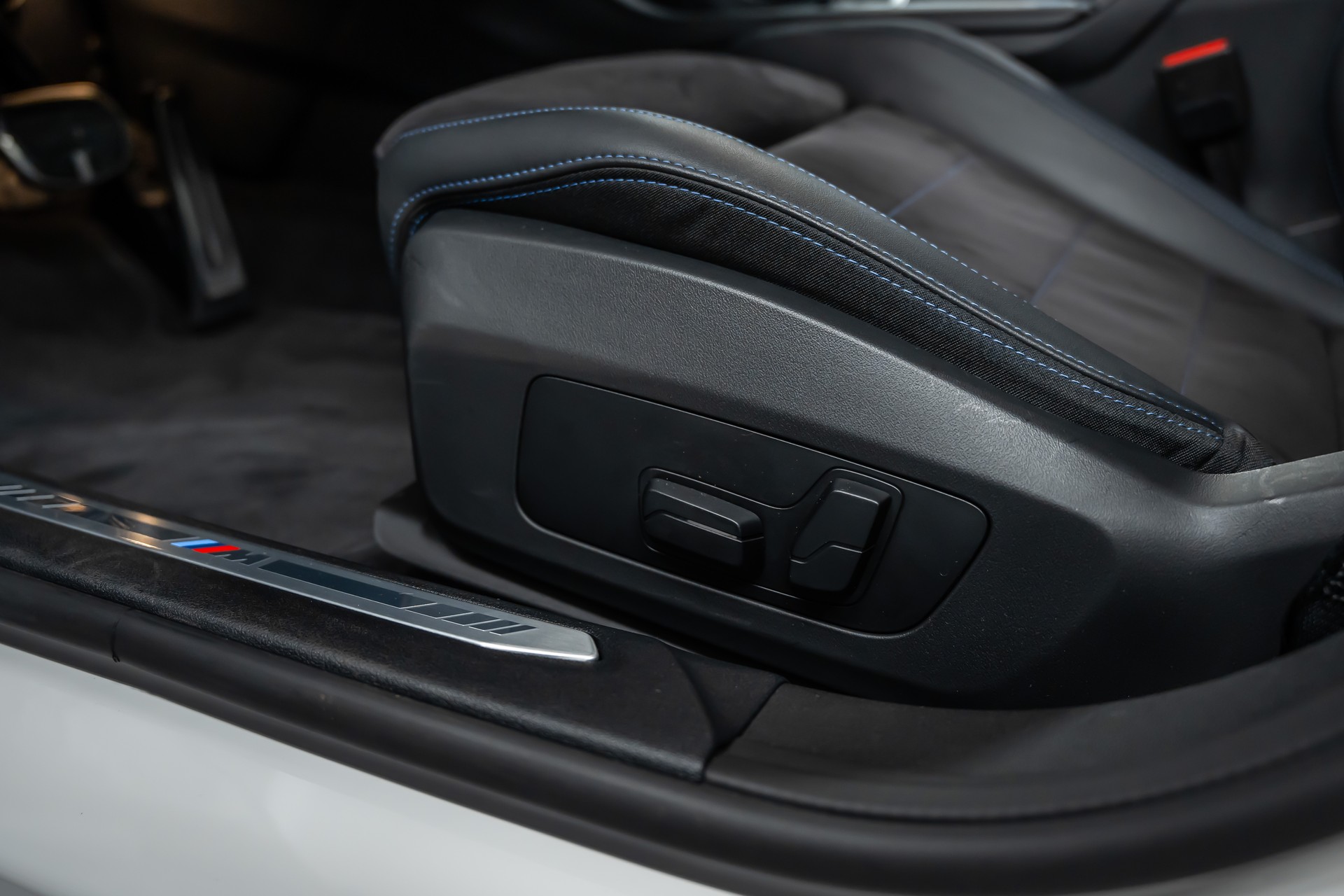 BMW 120d M Sport Pro Steptronic *Iconic Glow*Panorama*Head-Up*M-Shadow*-image-19