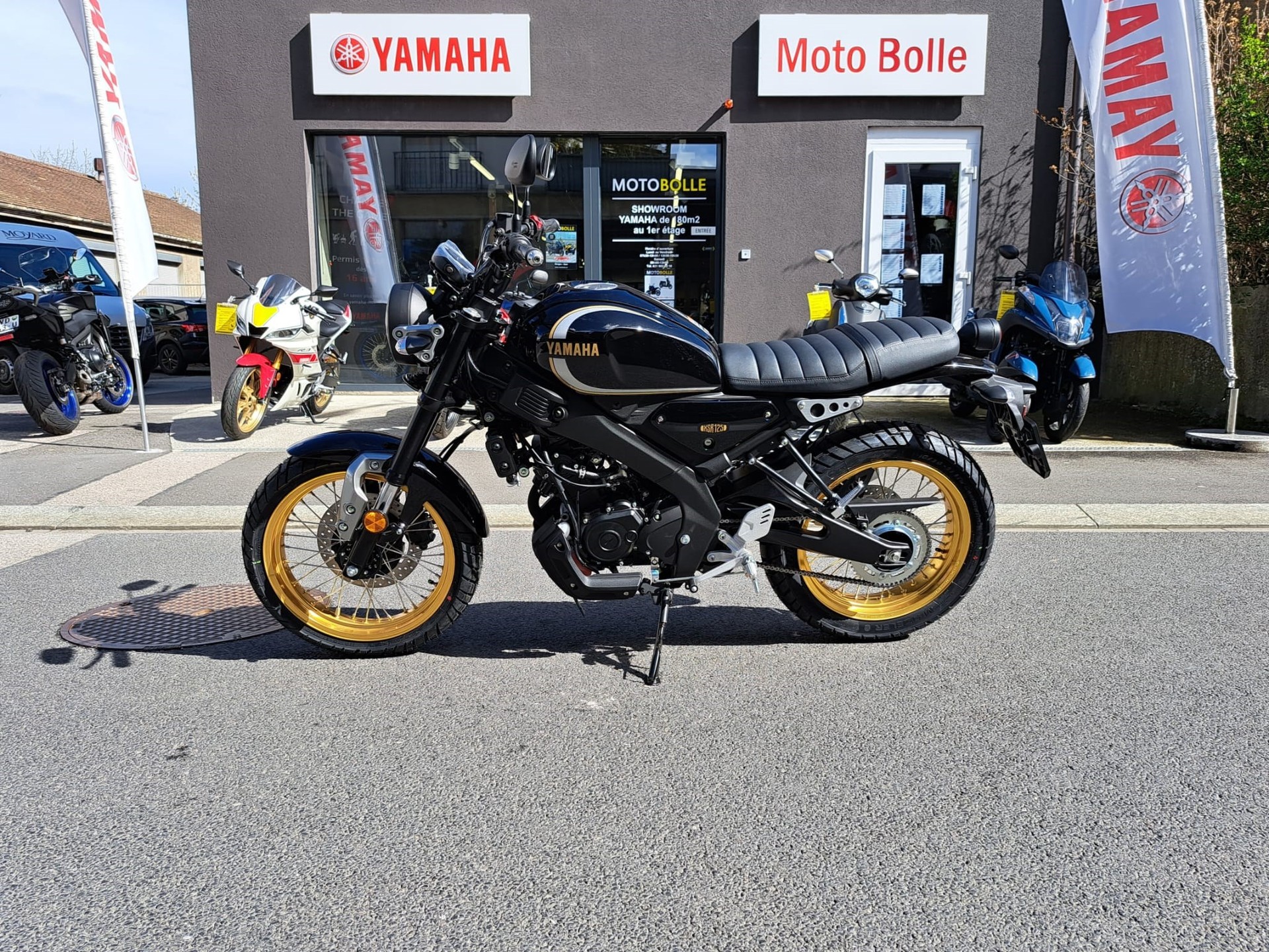 YAMAHA XSR 125 Legacy-image-2