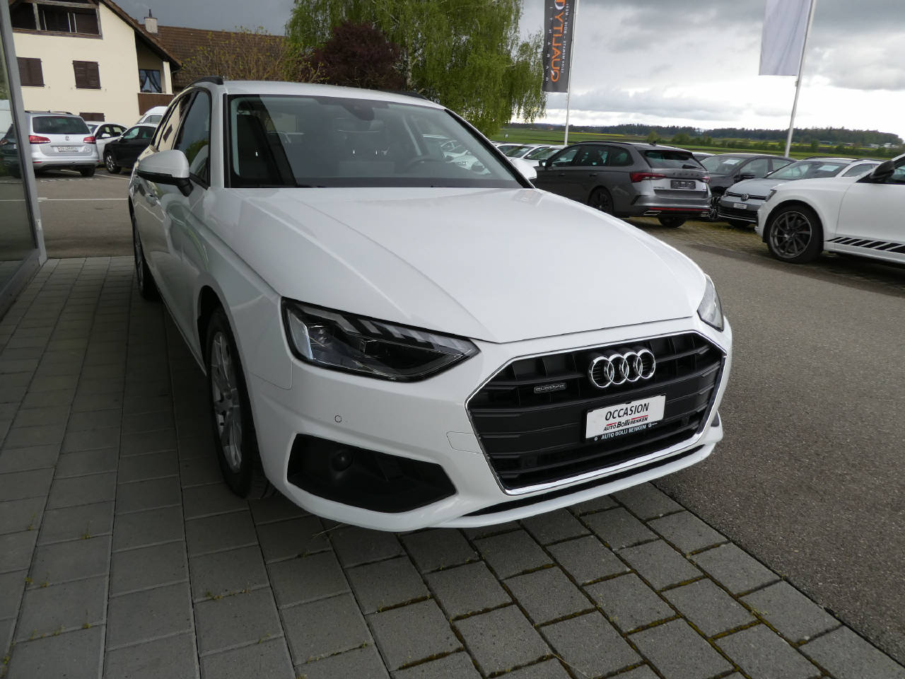 AUDI A4 Avant 2.0 40 TDI Attraction quattro S-Tronic-showroom-element-2