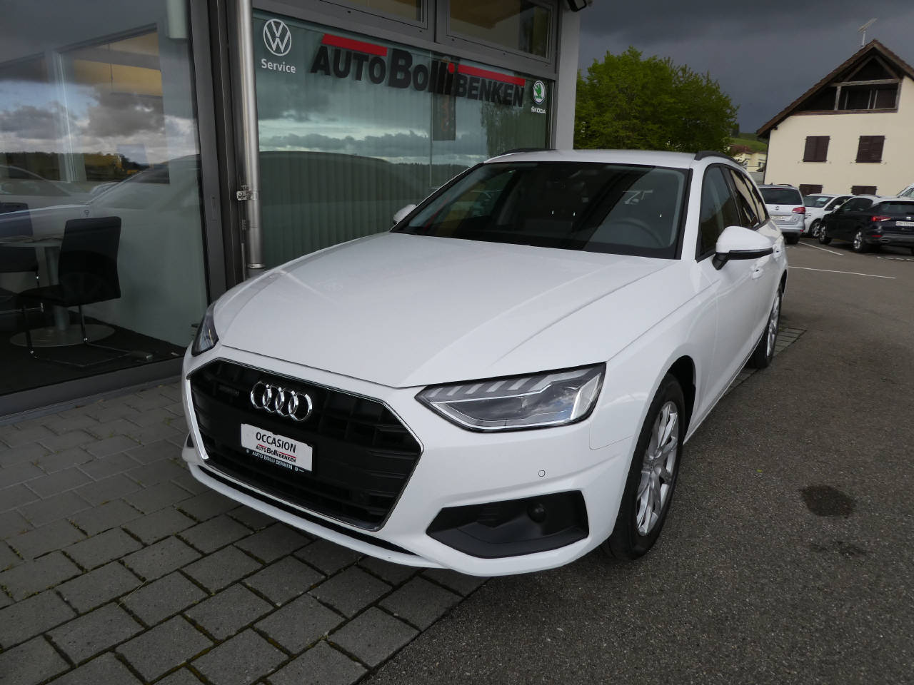 AUDI A4 Avant 2.0 40 TDI Attraction quattro S-Tronic-showroom-element-1