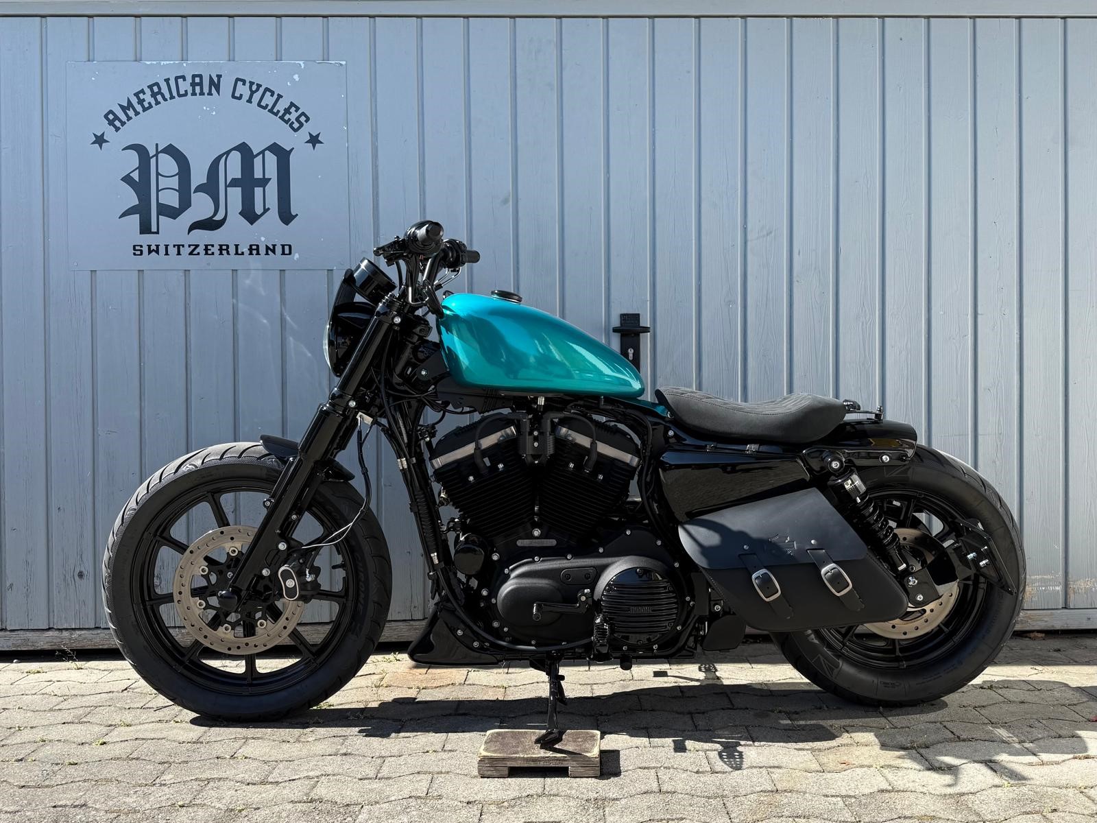 HARLEY-DAVIDSON XL 883 N Sportster Iron ABS-image-1