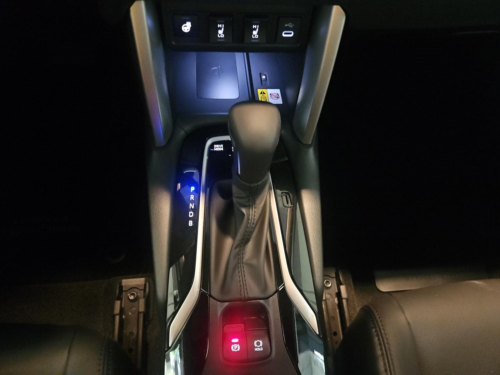 TOYOTA Corolla Cross 2.0 HSD Trend AWD-i-image-18