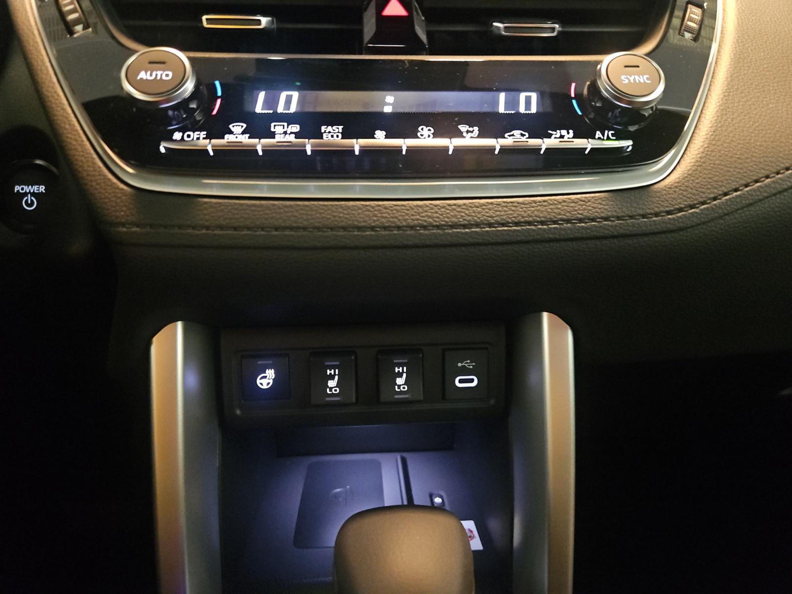 TOYOTA Corolla Cross 2.0 HSD Trend AWD-i-image-17