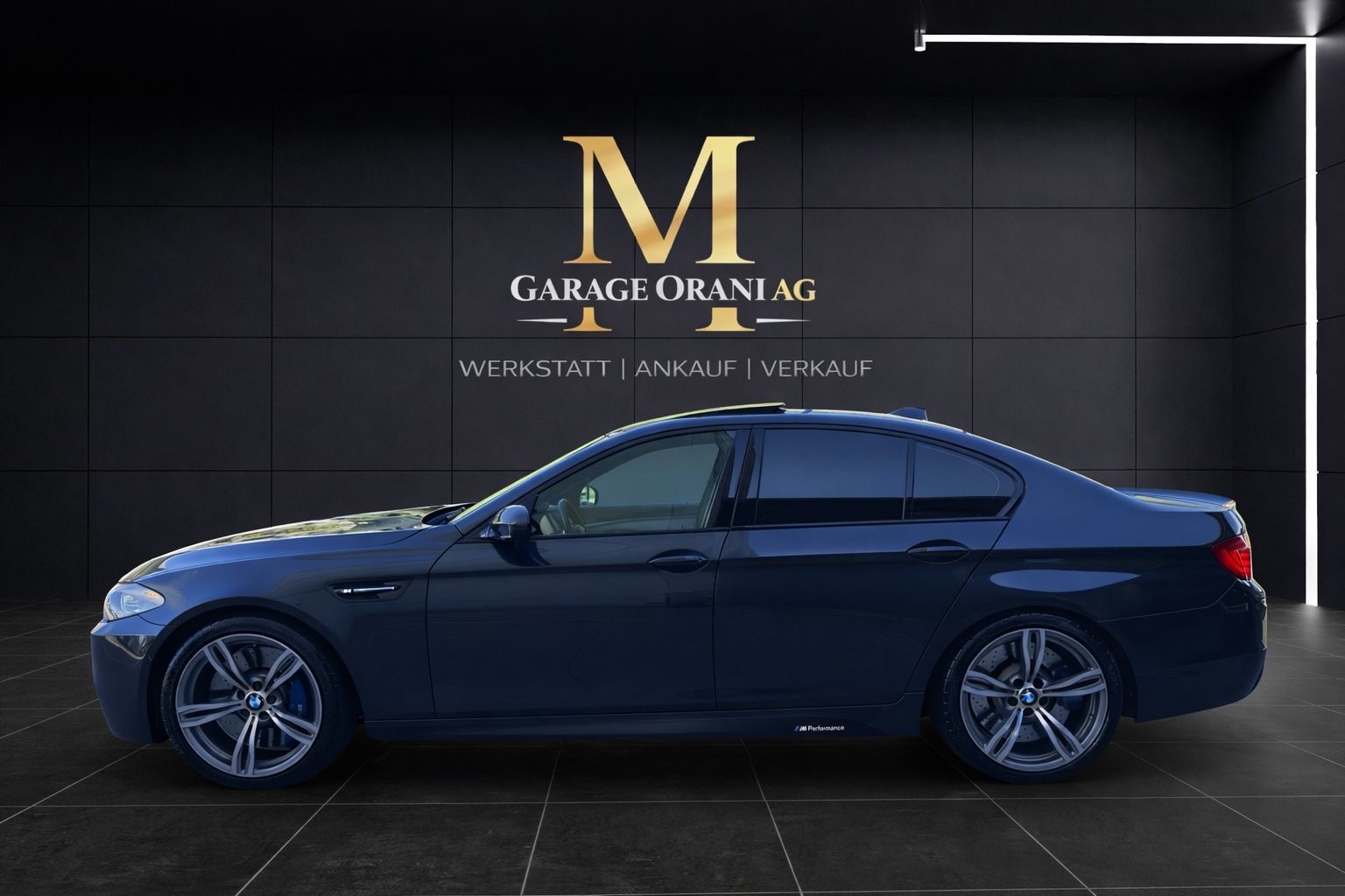 BMW M5 Drivelogic-showroom-element-1