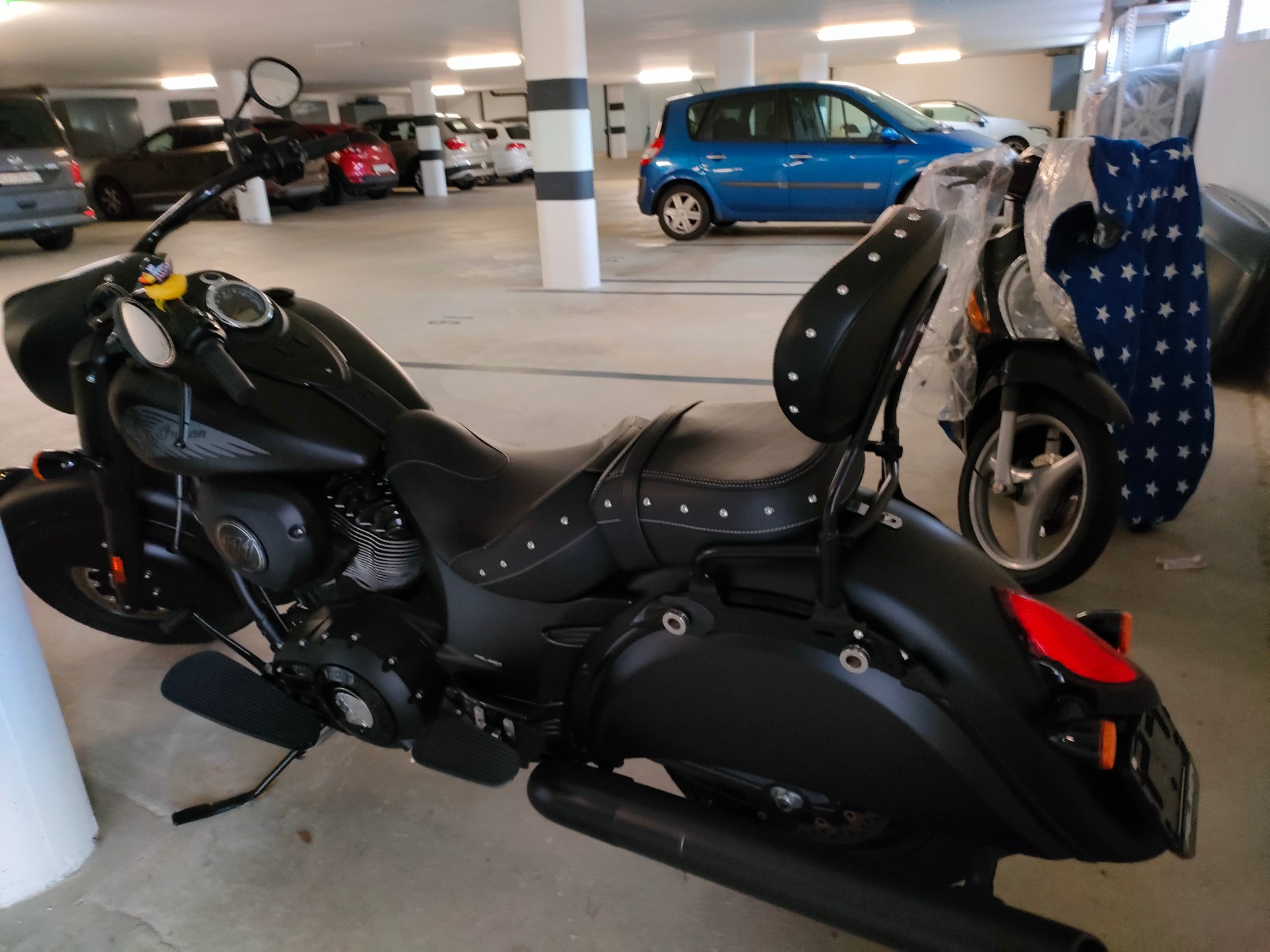 INDIAN Chief Dark Horse 111-image-0