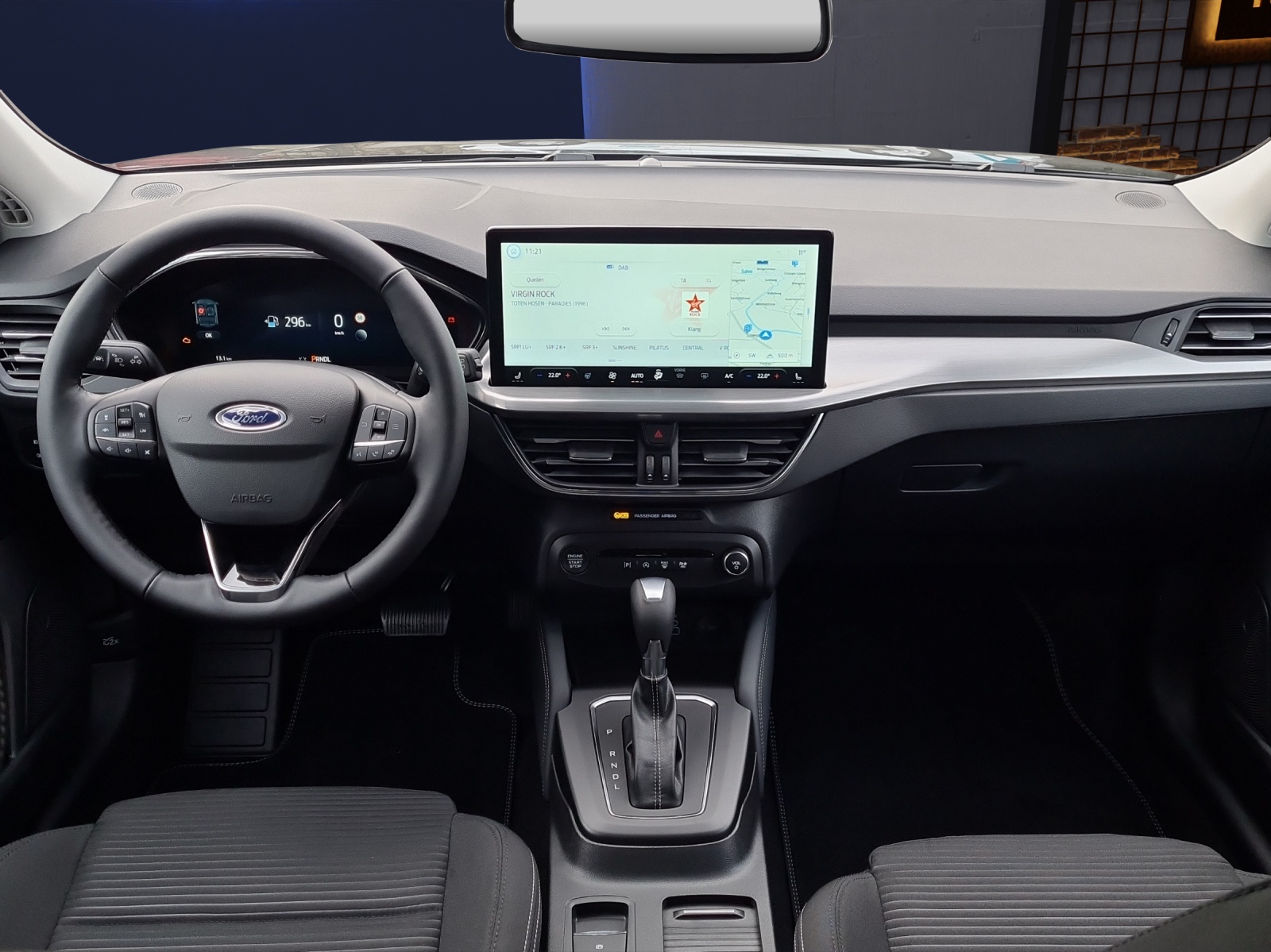 FORD Focus Kombi 1.0i EcoBoost Hybrid 155 PS Titanium X AUTOMAT-image-8