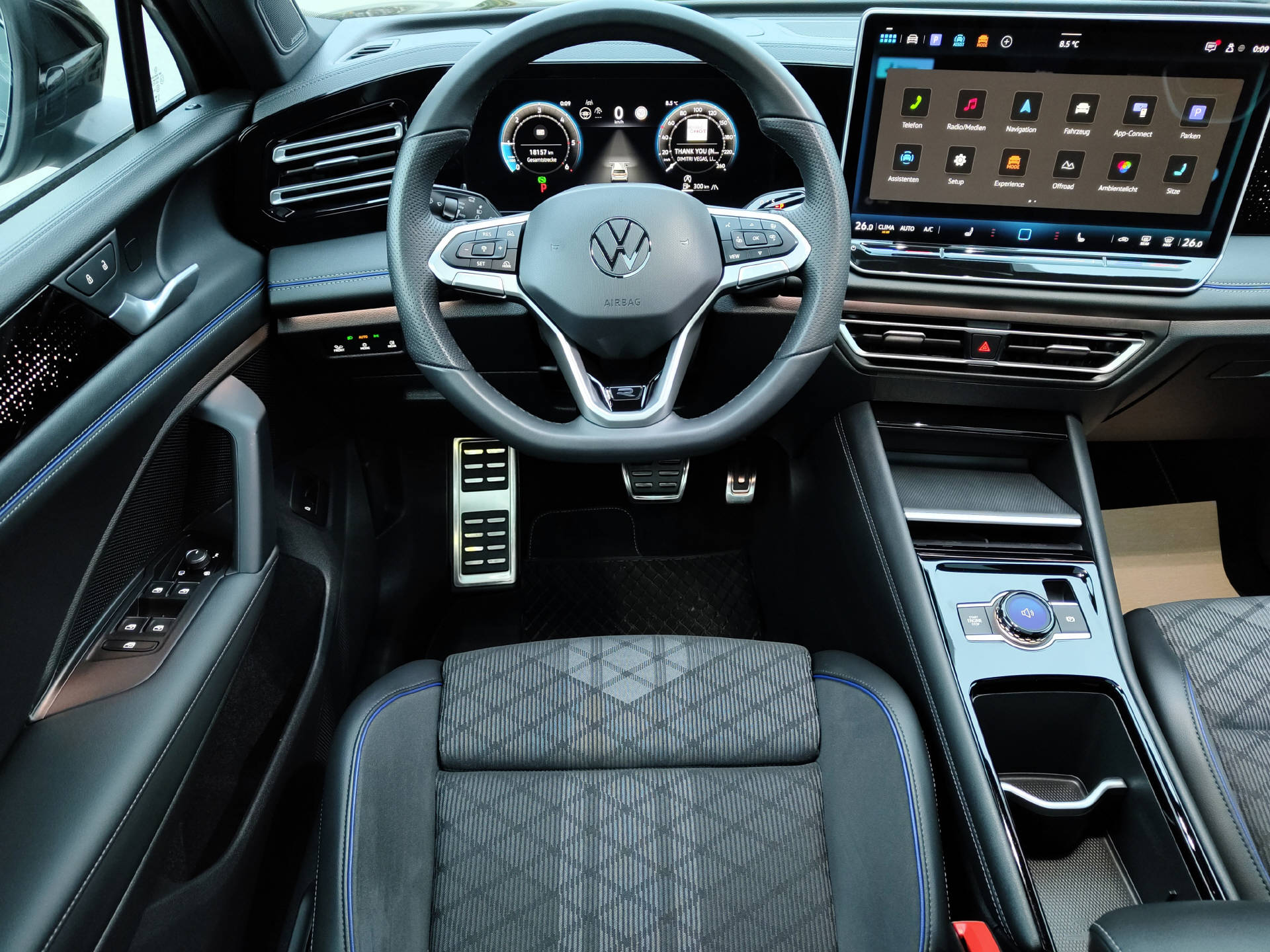 VW Tiguan 2.0 TDI SCR R-Line DSG 4Motion-image-4