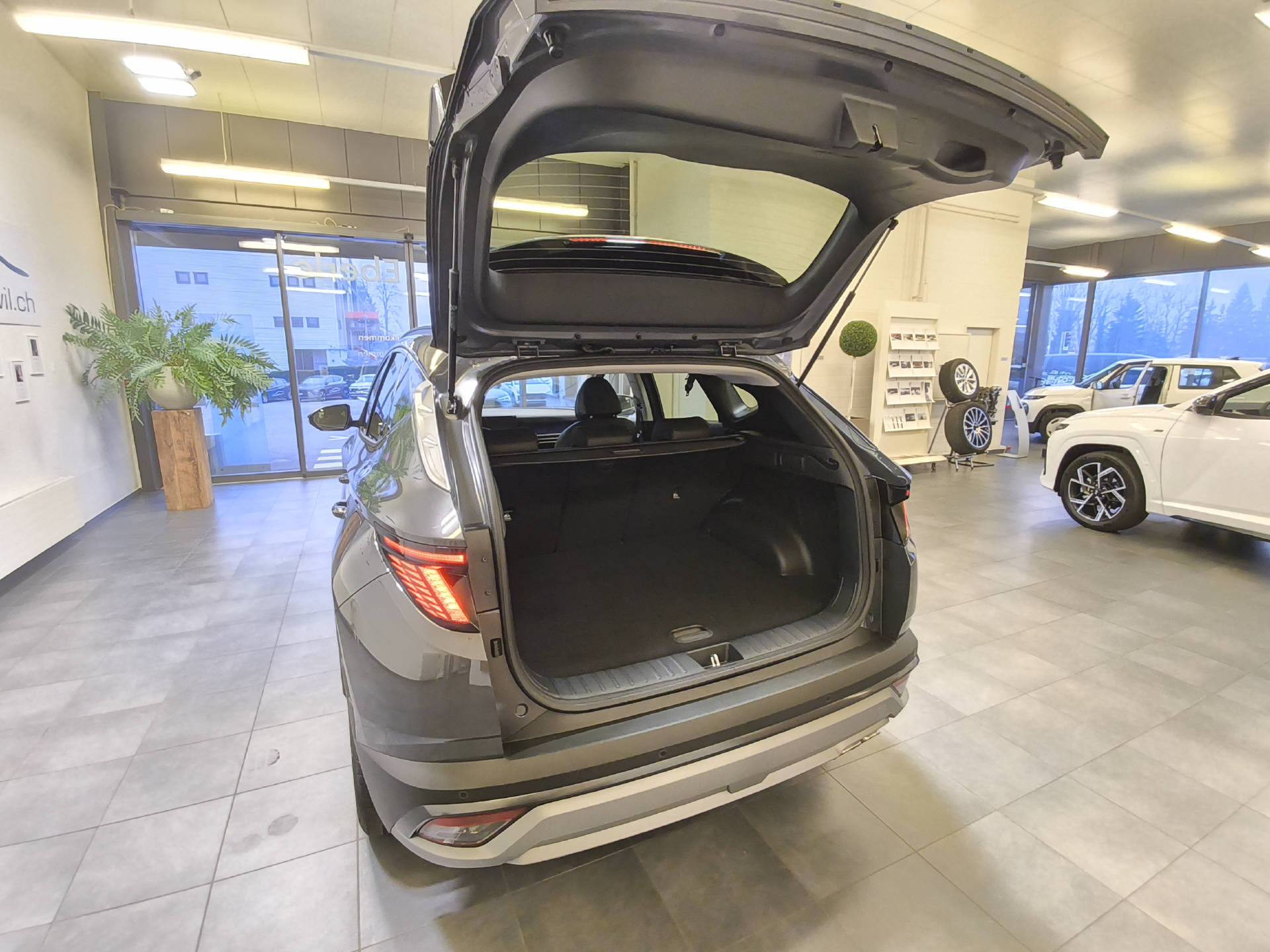 HYUNDAI Tucson 1.6 T-GDi HEV Amplia 4WD-image-14