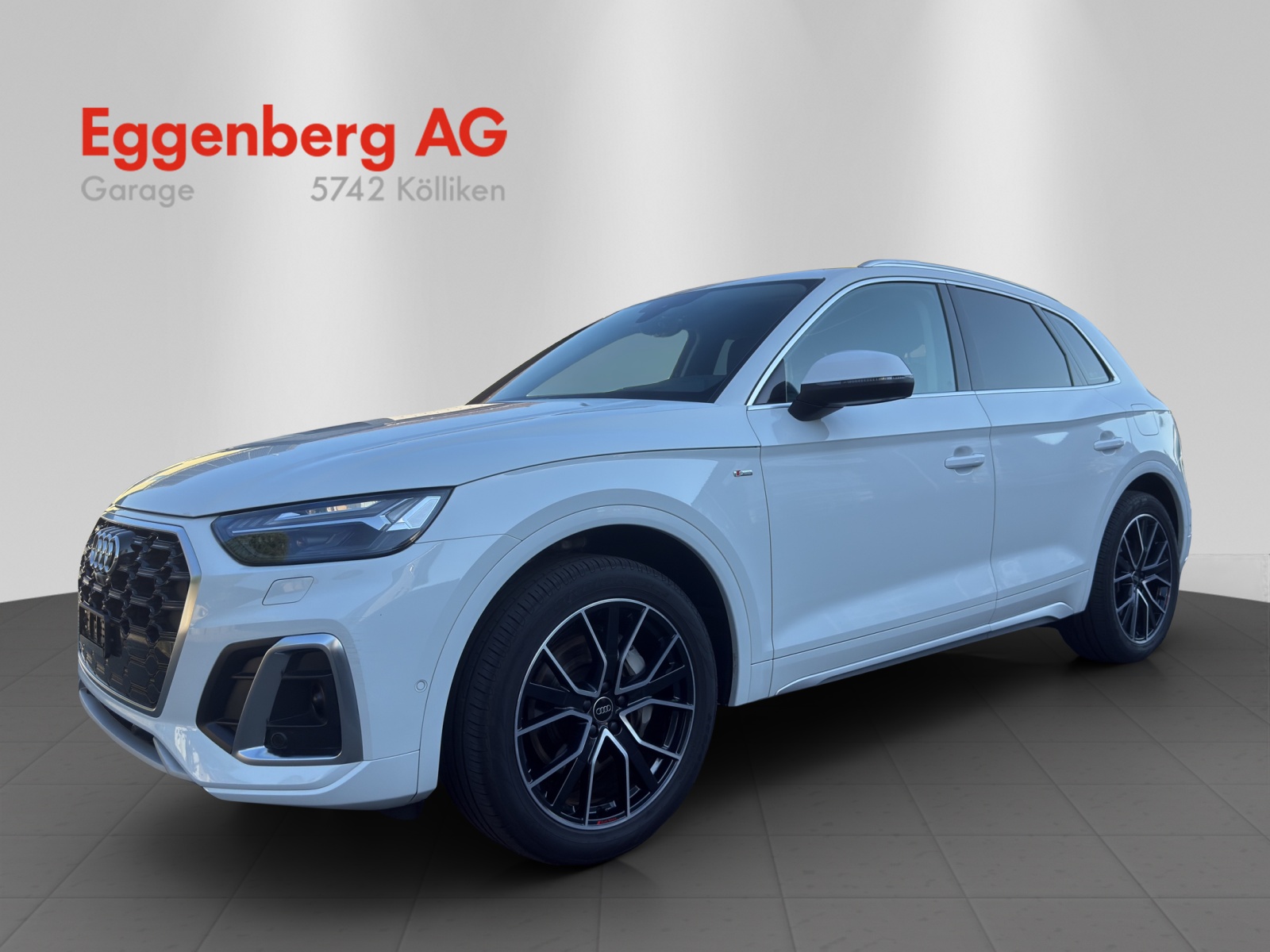 AUDI Q5 55 TFSI e PHEV S line quattro S-tronic, 8-fach bereift