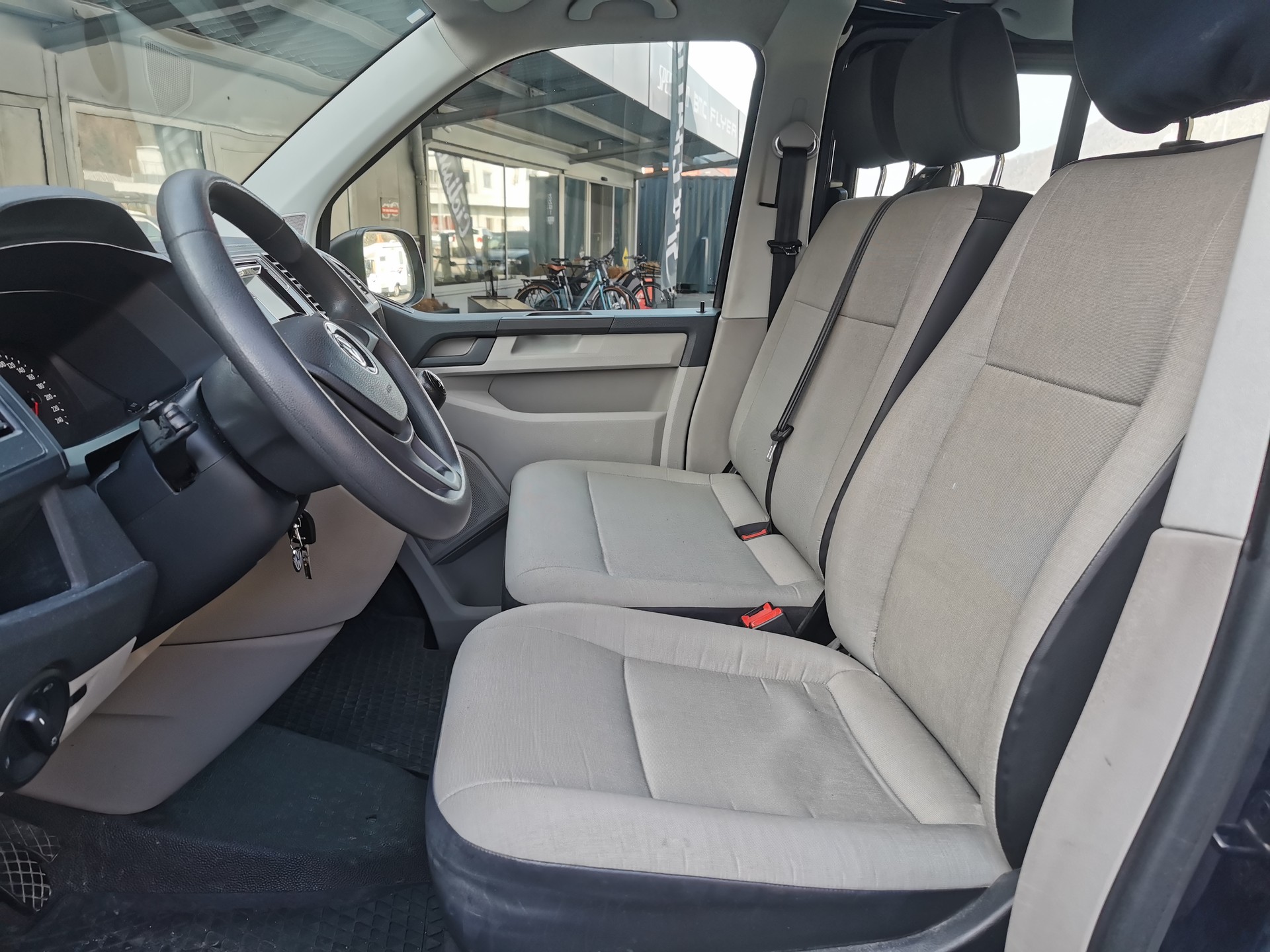 VW T6 2.0 TDI 4Motion (Lang)-image-11