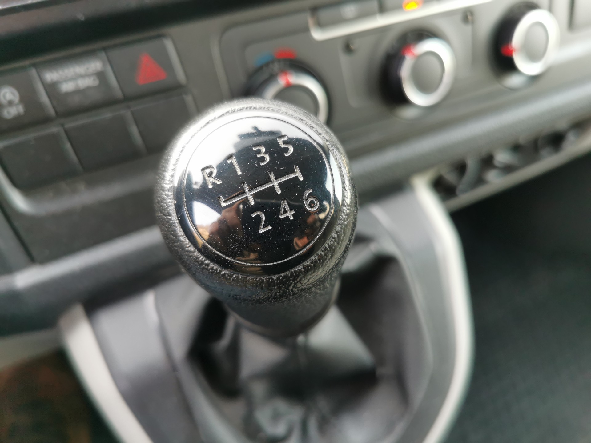 VW T6 2.0 TDI 4Motion (Lang)-image-13