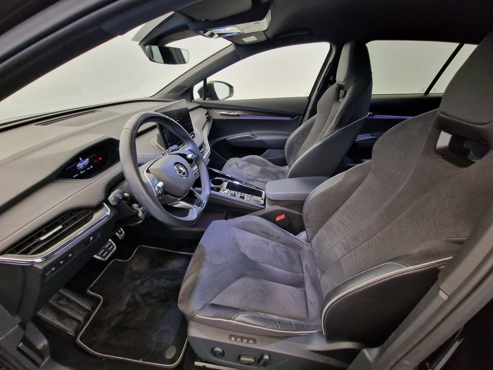 SKODA Enyaq iV 60 SportLine-image-12