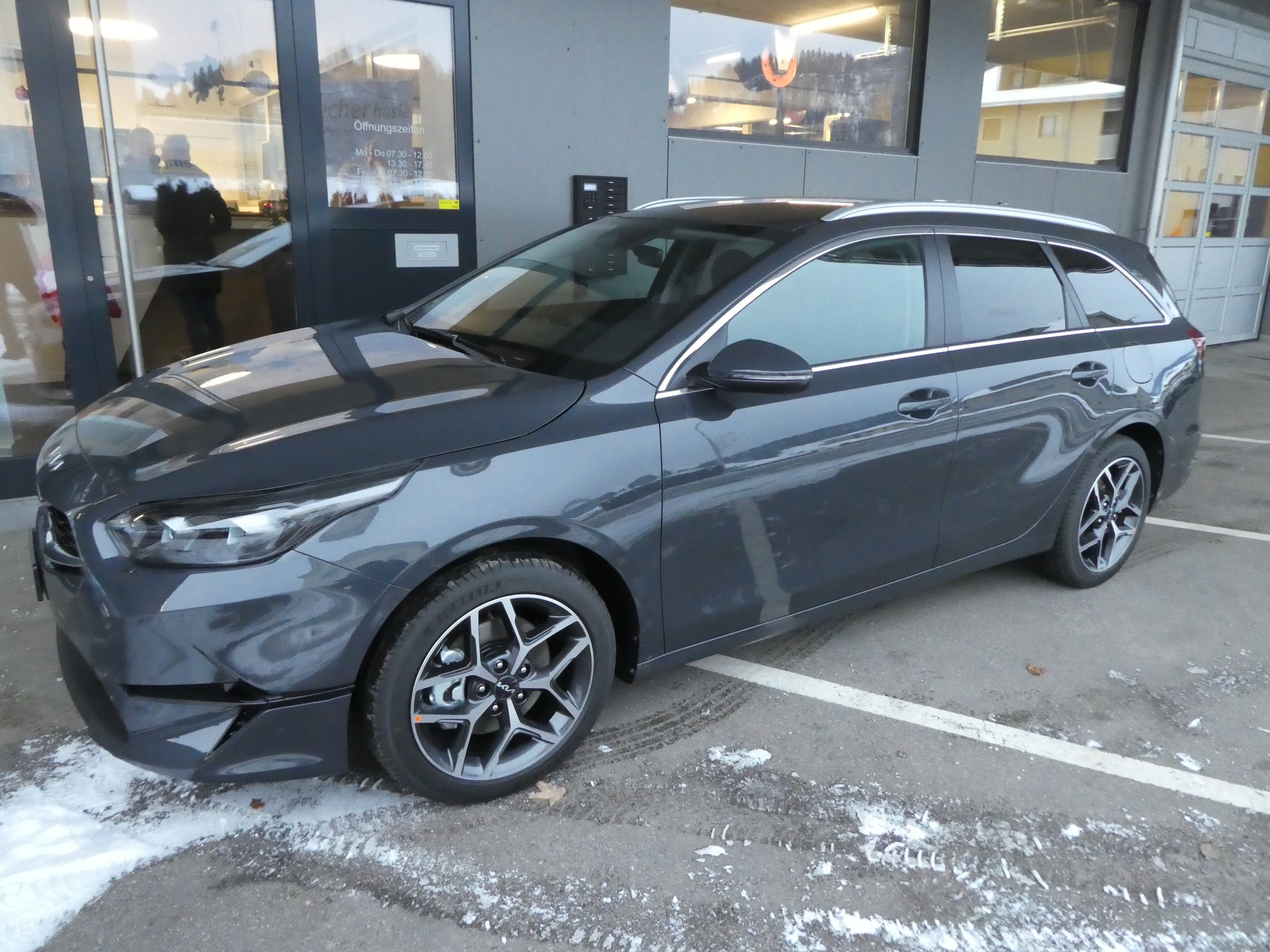 KIA Ceed Sportswagon 1.5 T-GDi MHEV Power DCT-image-4