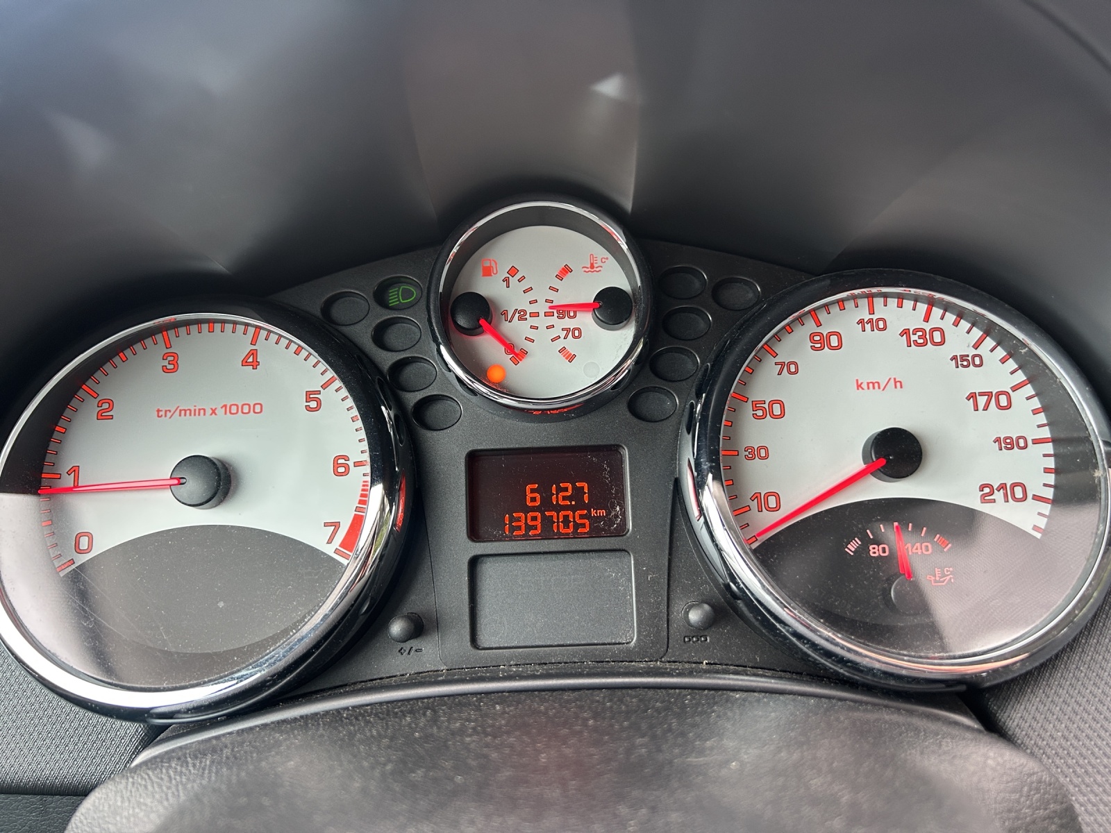 PEUGEOT 207 1.6 16V Sport Pack-image-17