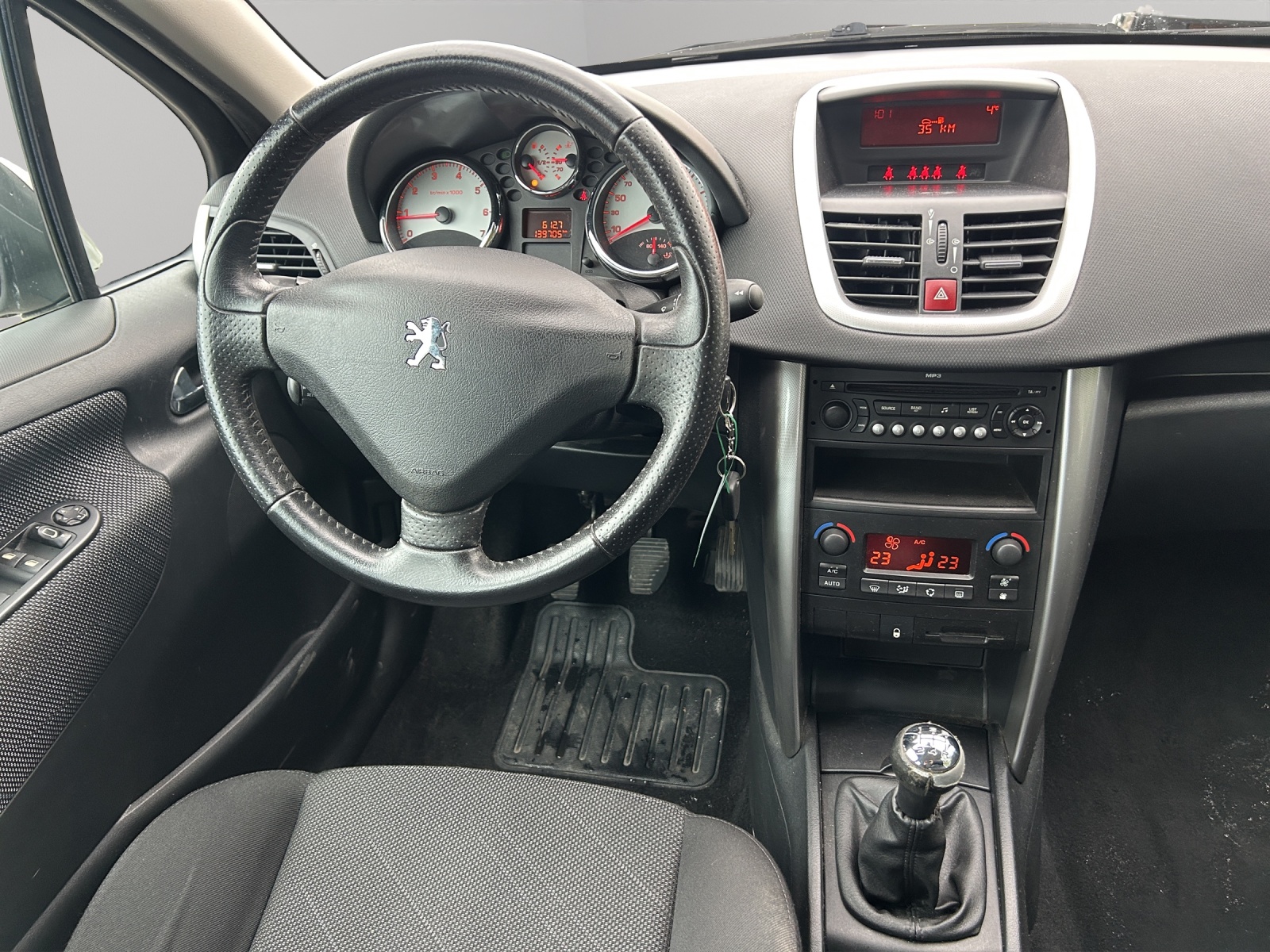 PEUGEOT 207 1.6 16V Sport Pack-image-11