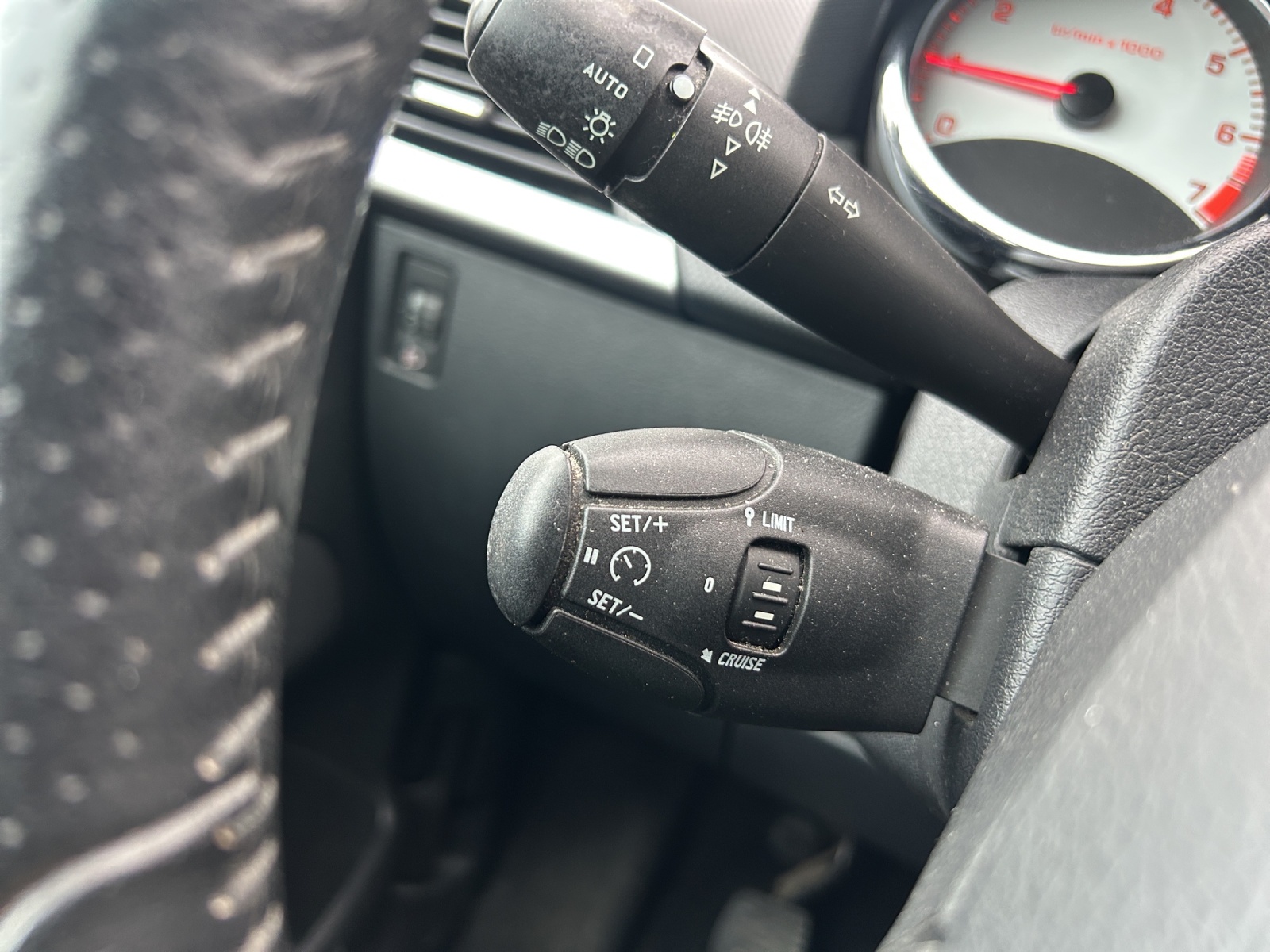 PEUGEOT 207 1.6 16V Sport Pack-image-16