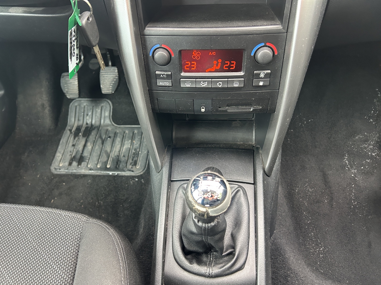 PEUGEOT 207 1.6 16V Sport Pack-image-10