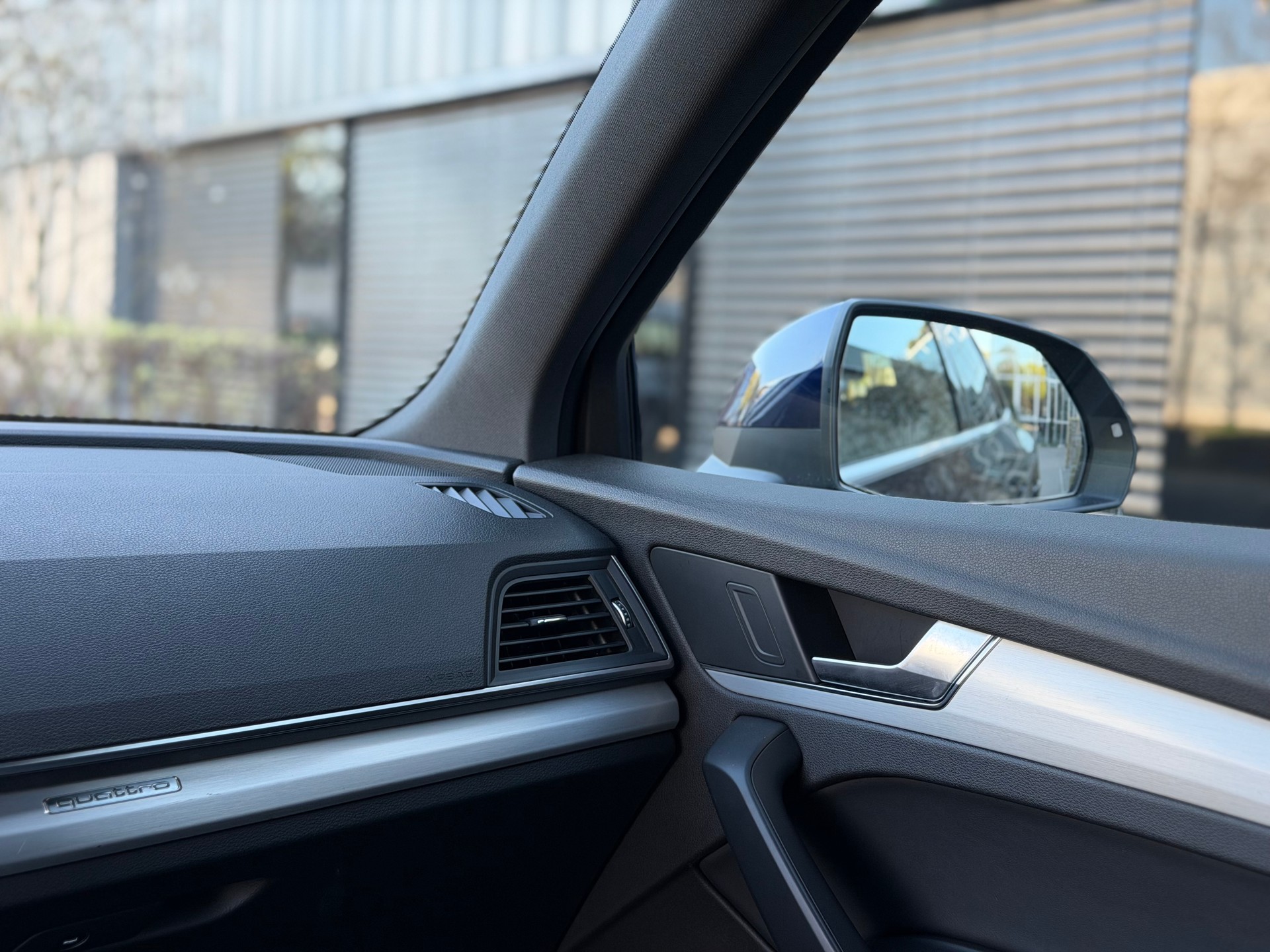 AUDI Q5 2.0 TFSI sport quattro S-tronic-image-12