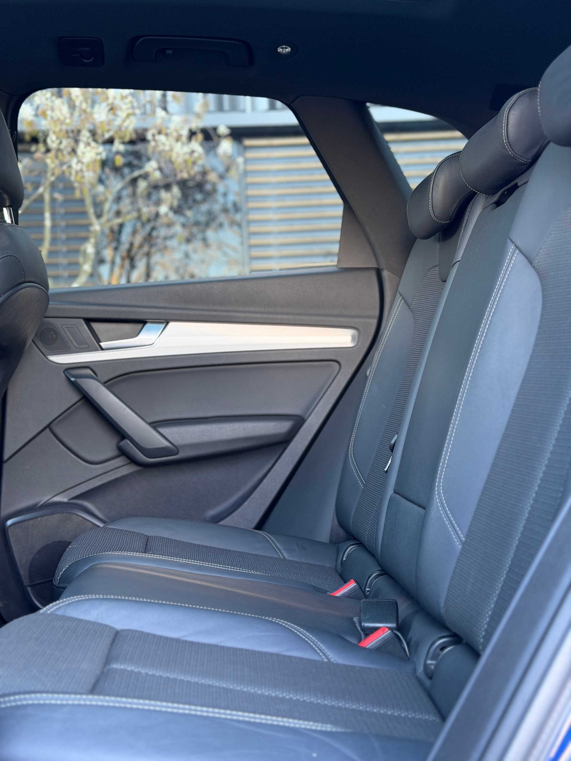 AUDI Q5 2.0 TFSI sport quattro S-tronic-image-8