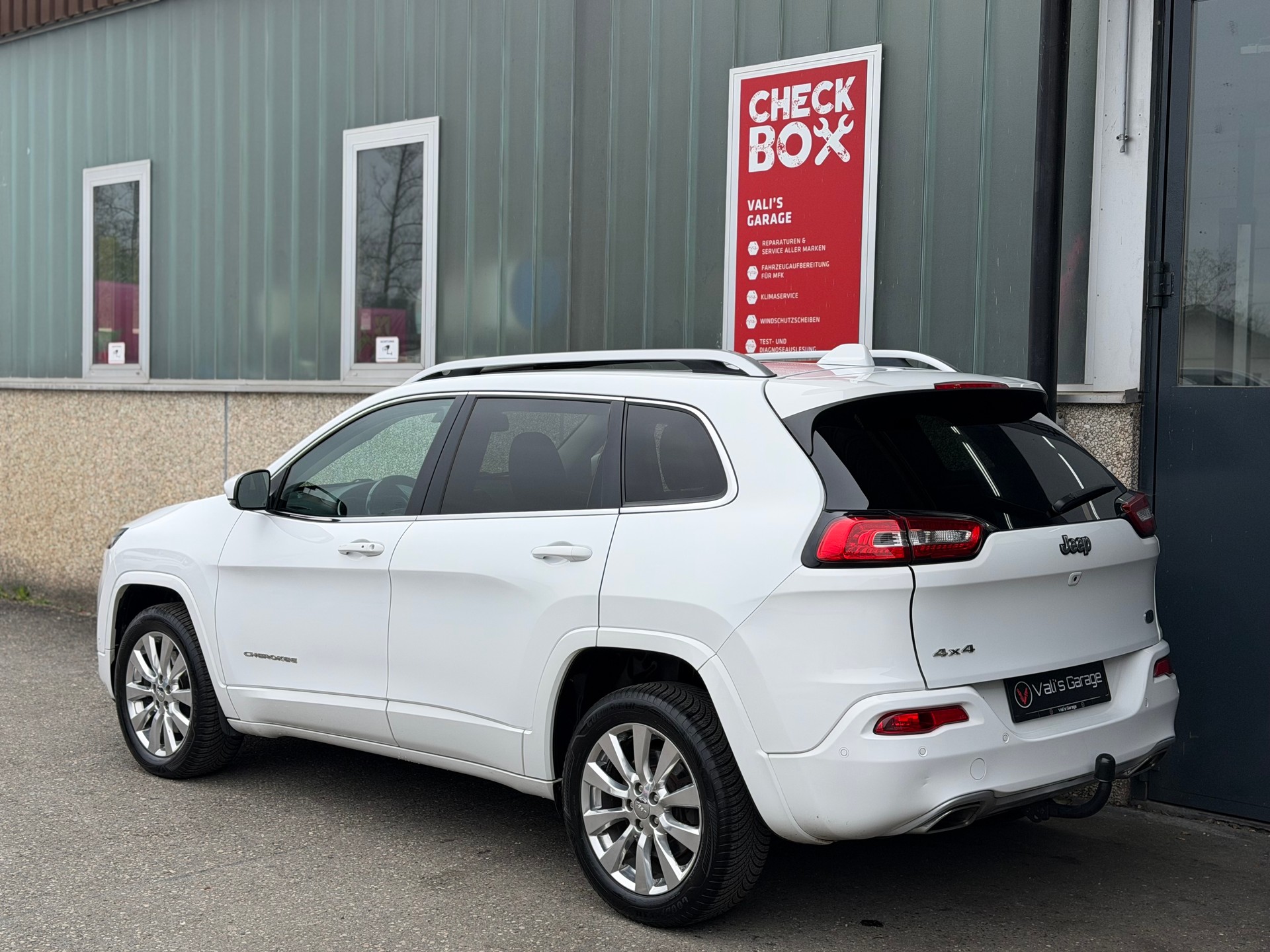 JEEP Cherokee 2.2TD Overland AWD 9ATX AD-image-2