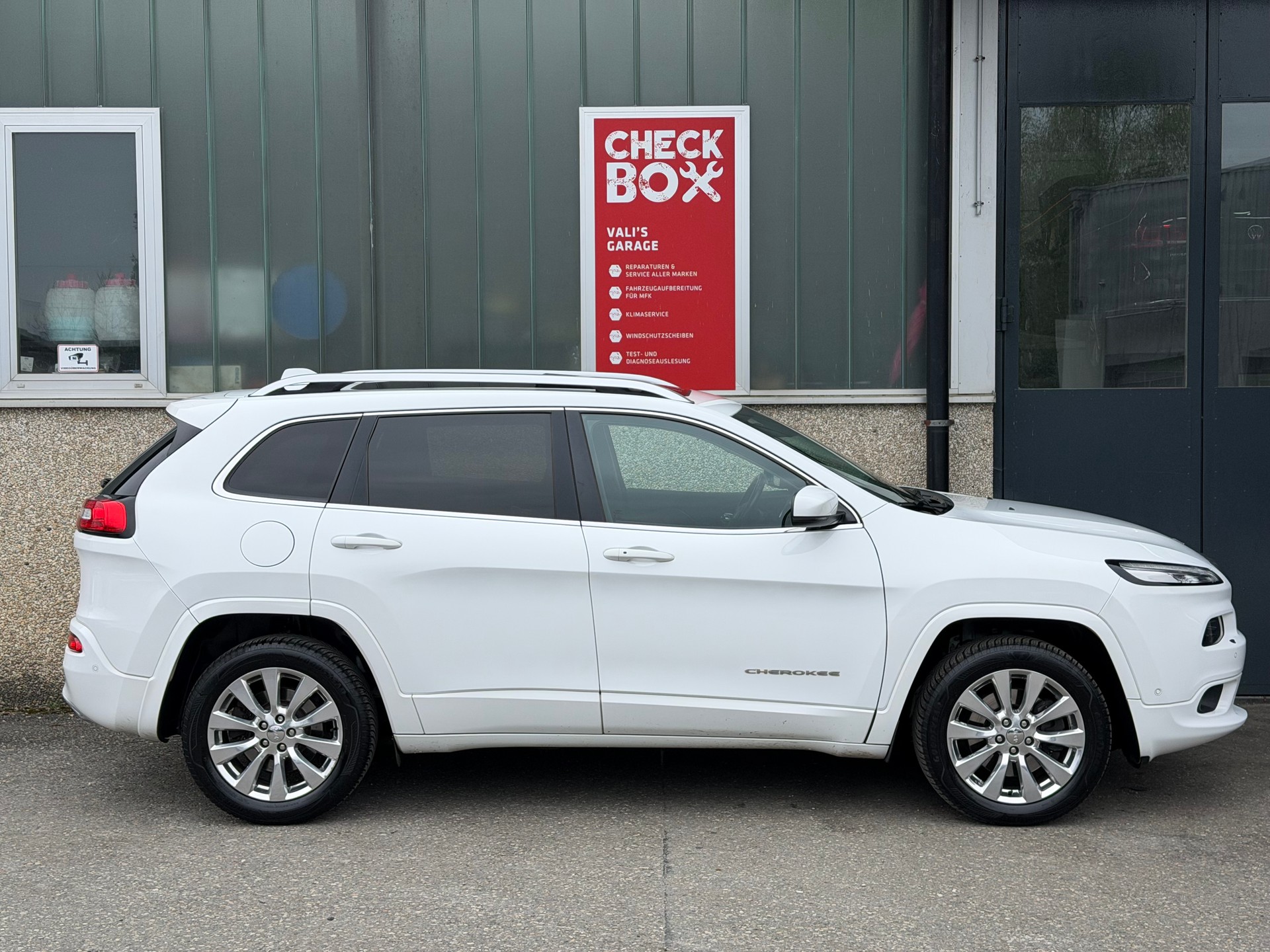 JEEP Cherokee 2.2TD Overland AWD 9ATX AD-image-4