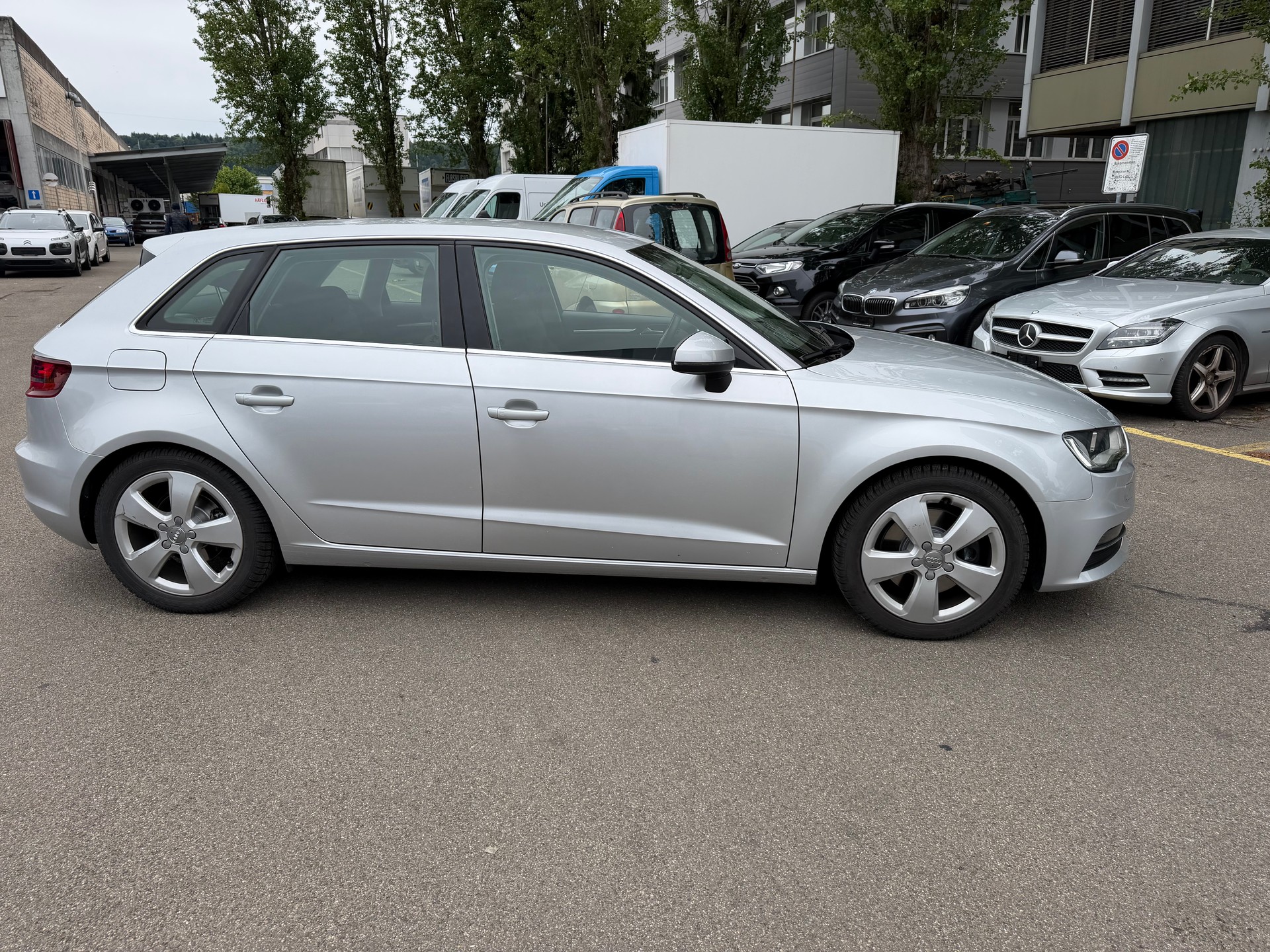 AUDI A3 Sportback 1.8 TFSI Ambition S-tronic-image-2