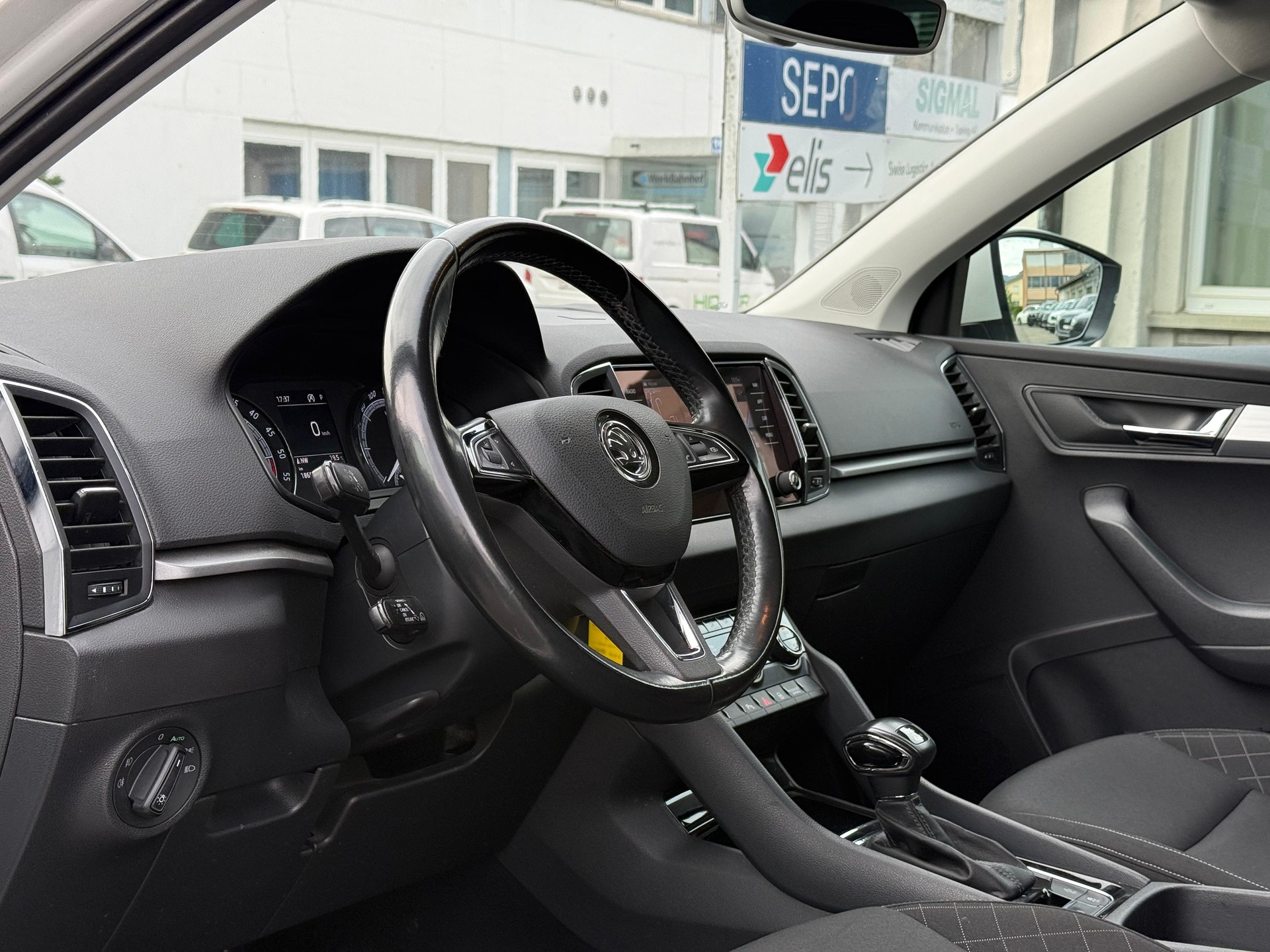SKODA Karoq 2.0 TDI Ambition 4x4 DSG-image-6