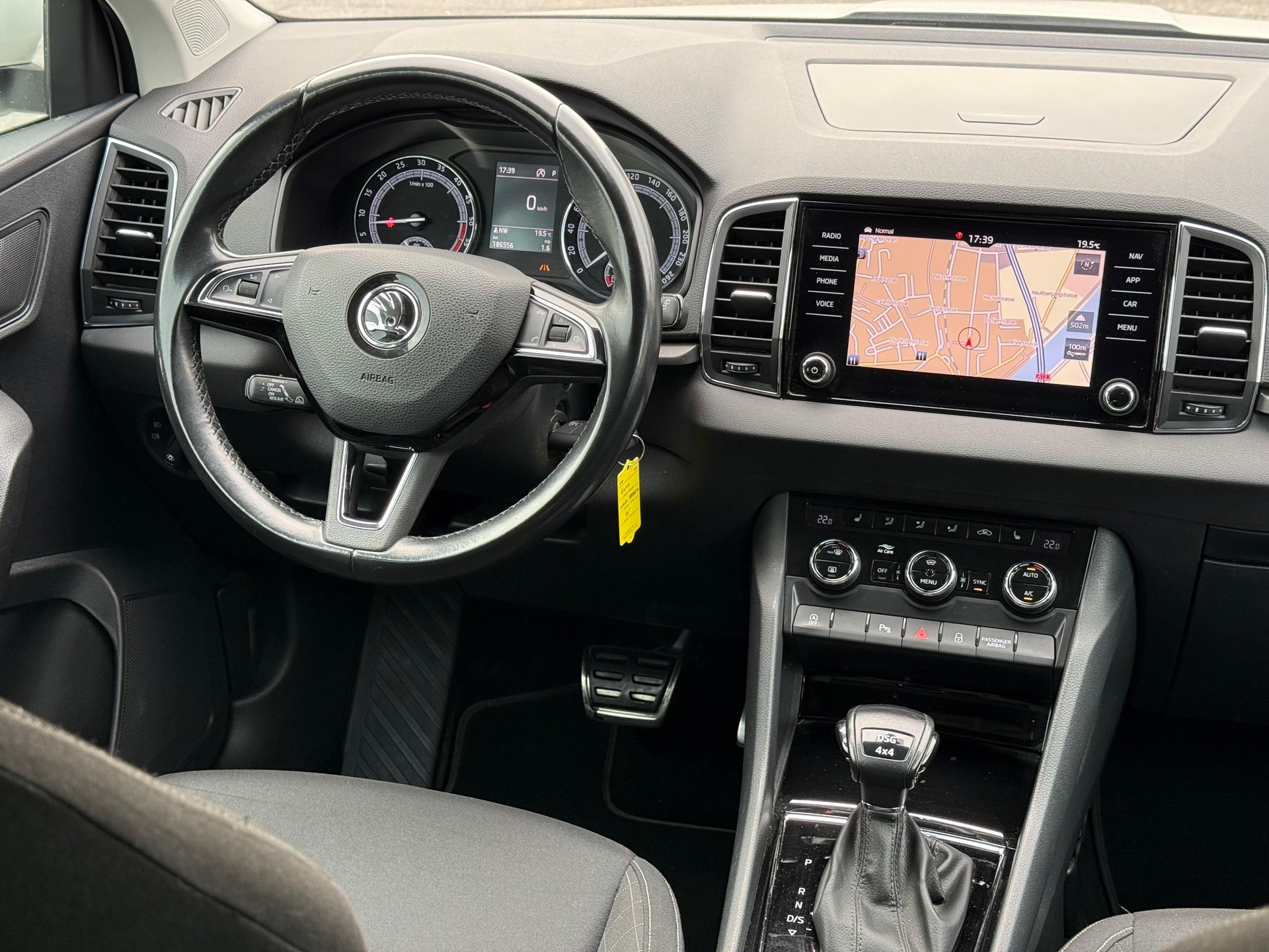 SKODA Karoq 2.0 TDI Ambition 4x4 DSG-image-13