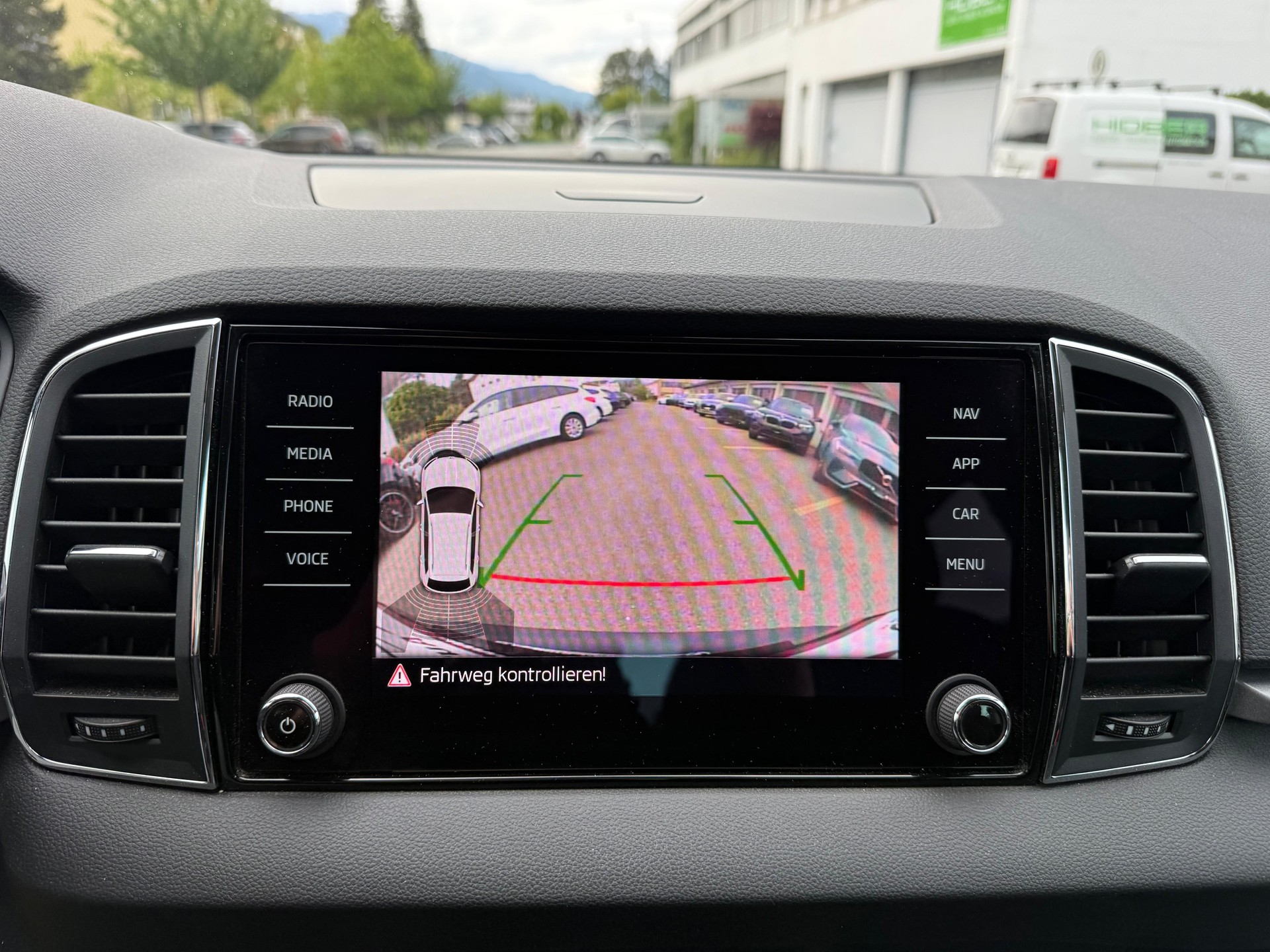 SKODA Karoq 2.0 TDI Ambition 4x4 DSG-image-19