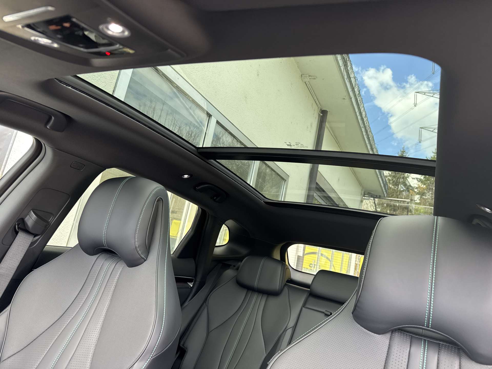 BYD Seal U DM-i PHEV Design AWD 324PS Automat-image-13