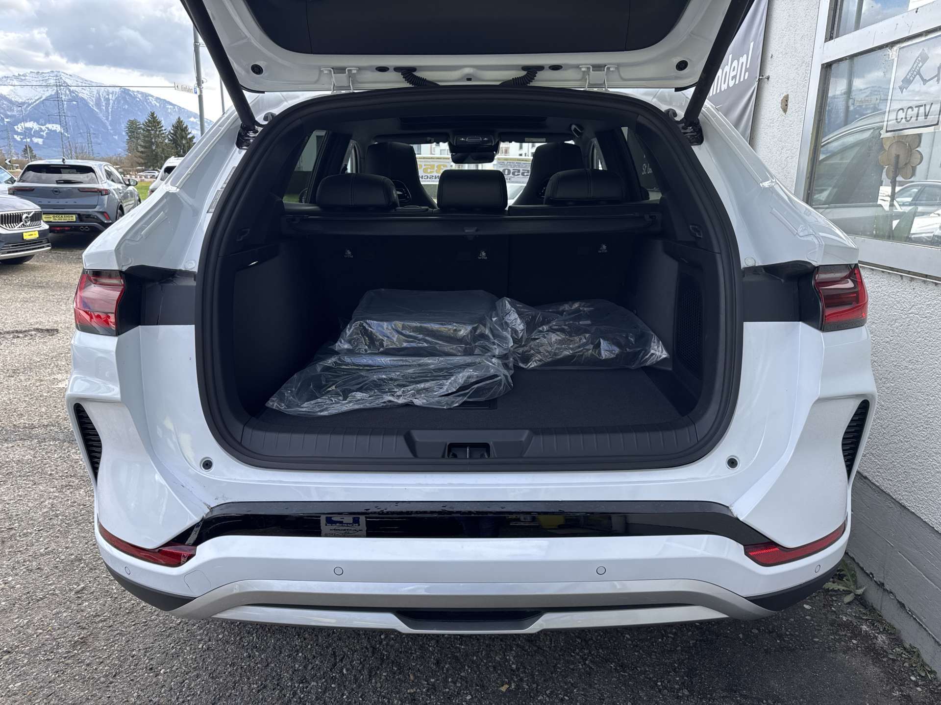 BYD Seal U DM-i PHEV Design AWD 324PS Automat-image-8