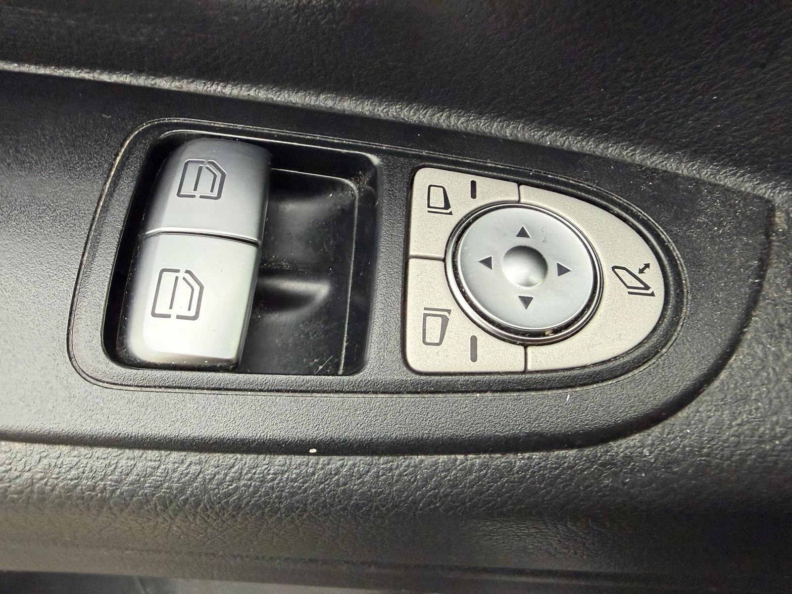 MERCEDES-BENZ Vito 119 BlueTEC Tourer Pro 7G-Tronic-image-12