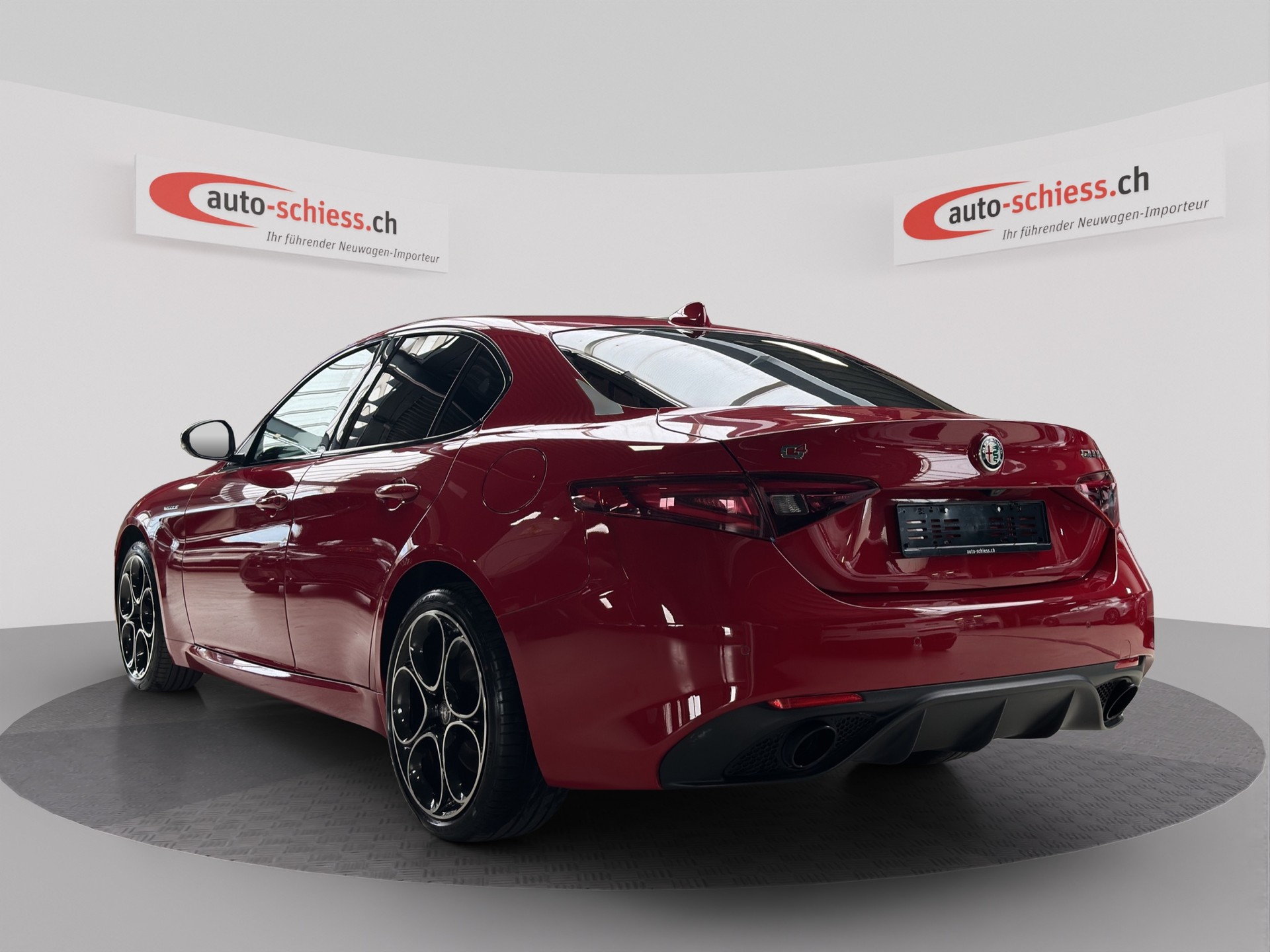 ALFA ROMEO Giulia 2.0 Veloce Q4-showroom-element-2