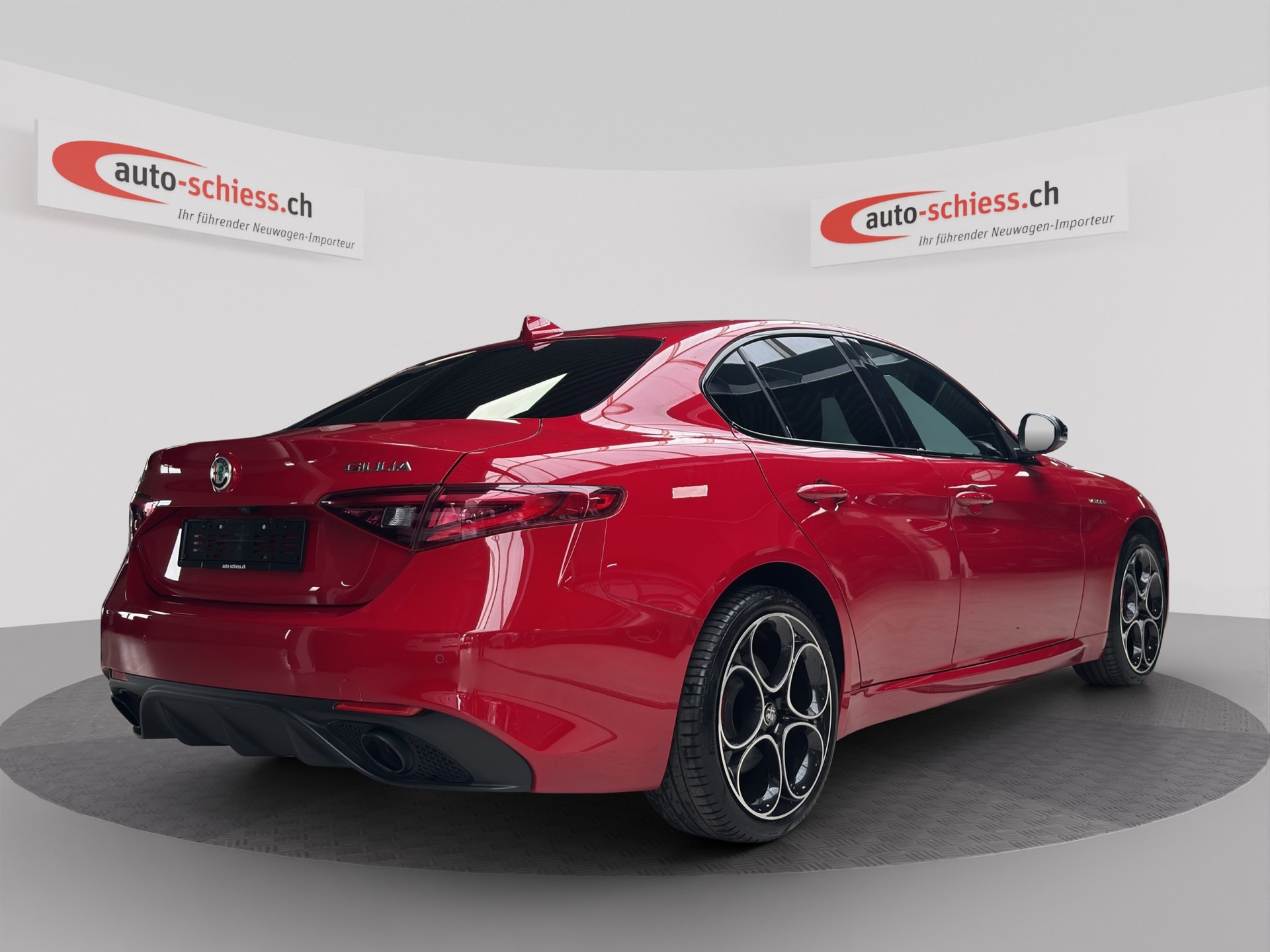 ALFA ROMEO Giulia 2.0 Veloce Q4-showroom-element-3