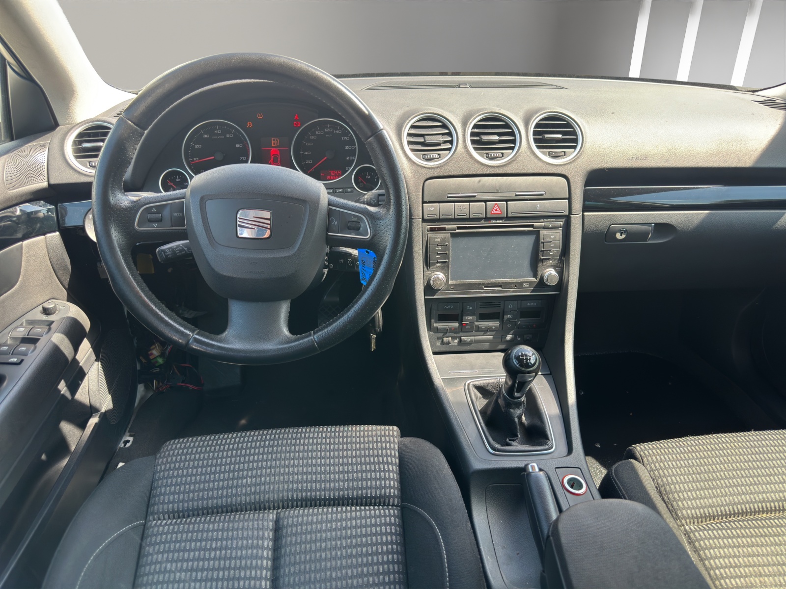 SEAT Exeo ST 1.8 TSI Advantage-image-8
