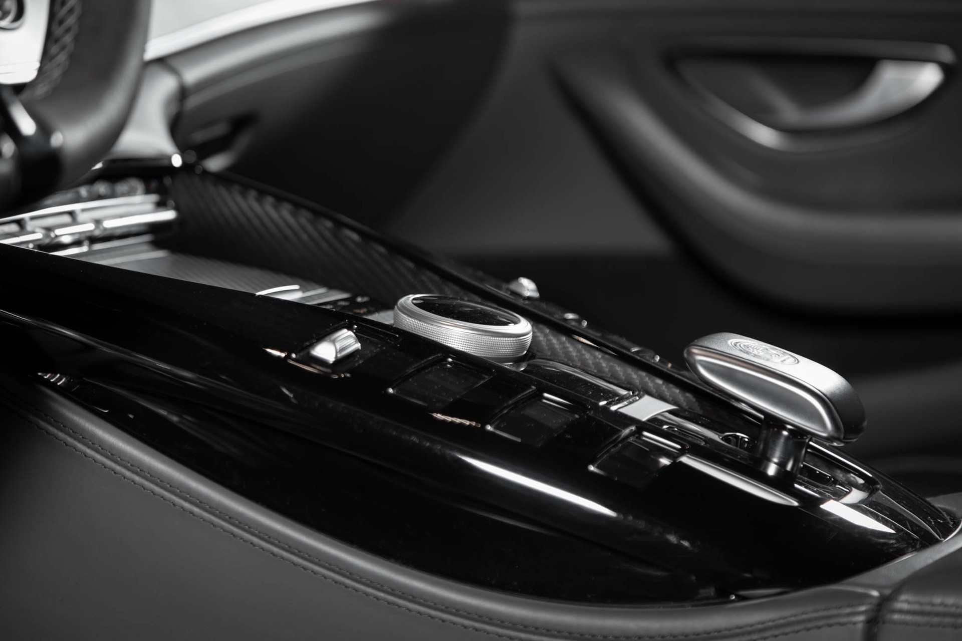 MERCEDES-BENZ AMG GT 4 63 S Edition 1 4Matic+ Speedshift MCT-image-17