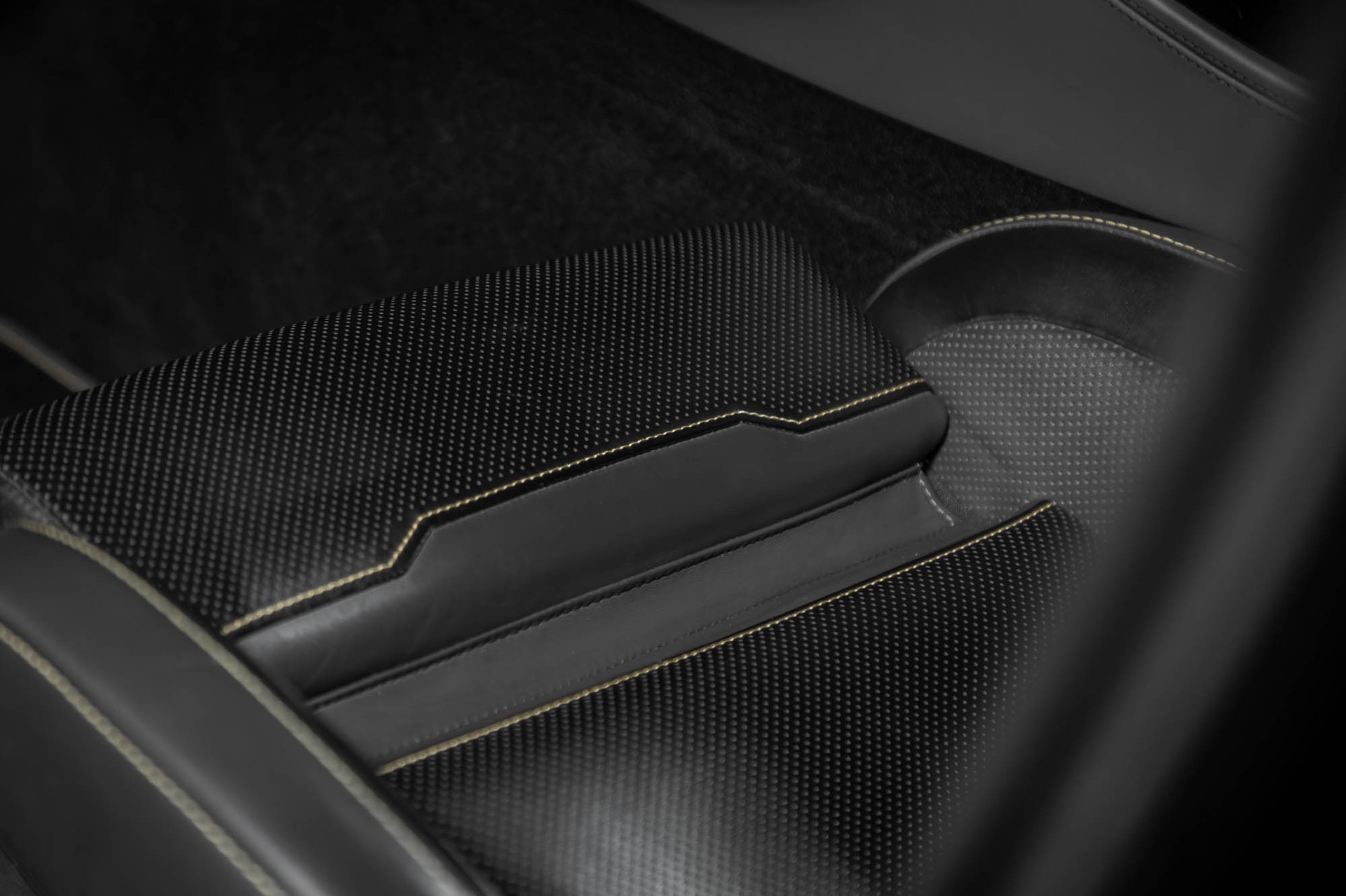MERCEDES-BENZ AMG GT 4 63 S Edition 1 4Matic+ Speedshift MCT-image-21