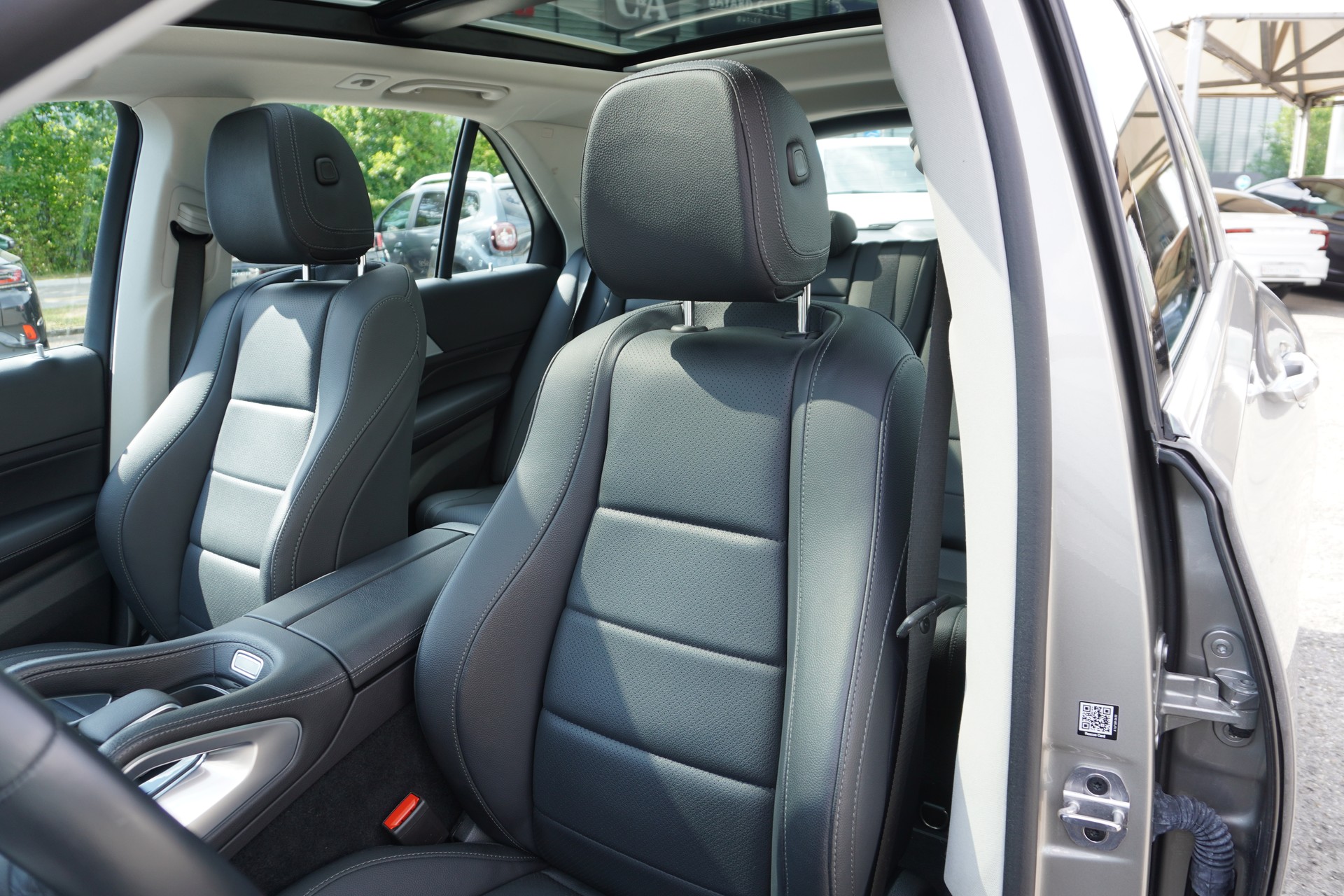 MERCEDES-BENZ GLE 450 4Matic 9G-Tronic-image-17