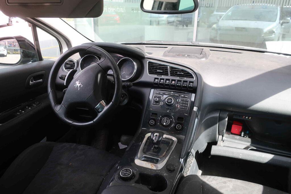 PEUGEOT 3008 2.0 HDI Allure Tiptronic-image-1